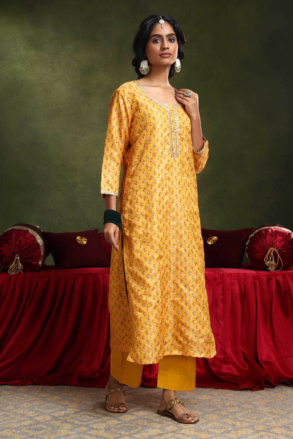 YELLOW FLORAL PRINTED SHIMMER CHANDERI KURTA SET