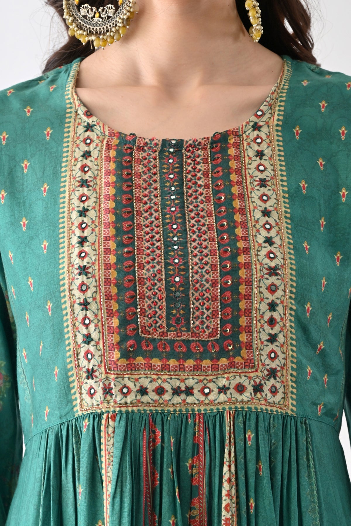 Green Embellished Kurta 3 Pcs Set