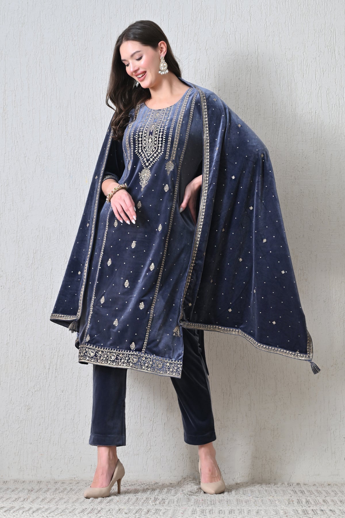 Grey Zari Embroideredred Solid Velvet Kurta 3 Pcs Set