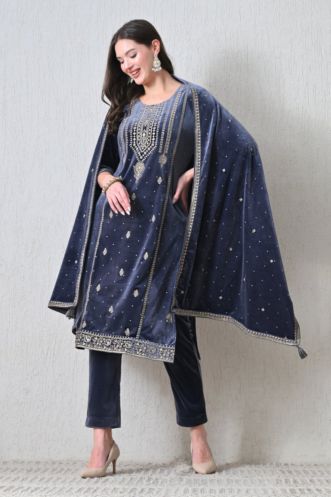 Grey Zari Embroideredred Solid Velvet Kurta 3 Pcs Set