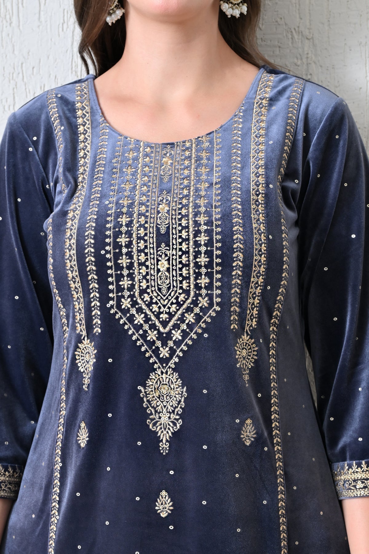 Grey Zari Embroideredred Solid Velvet Kurta 3 Pcs Set