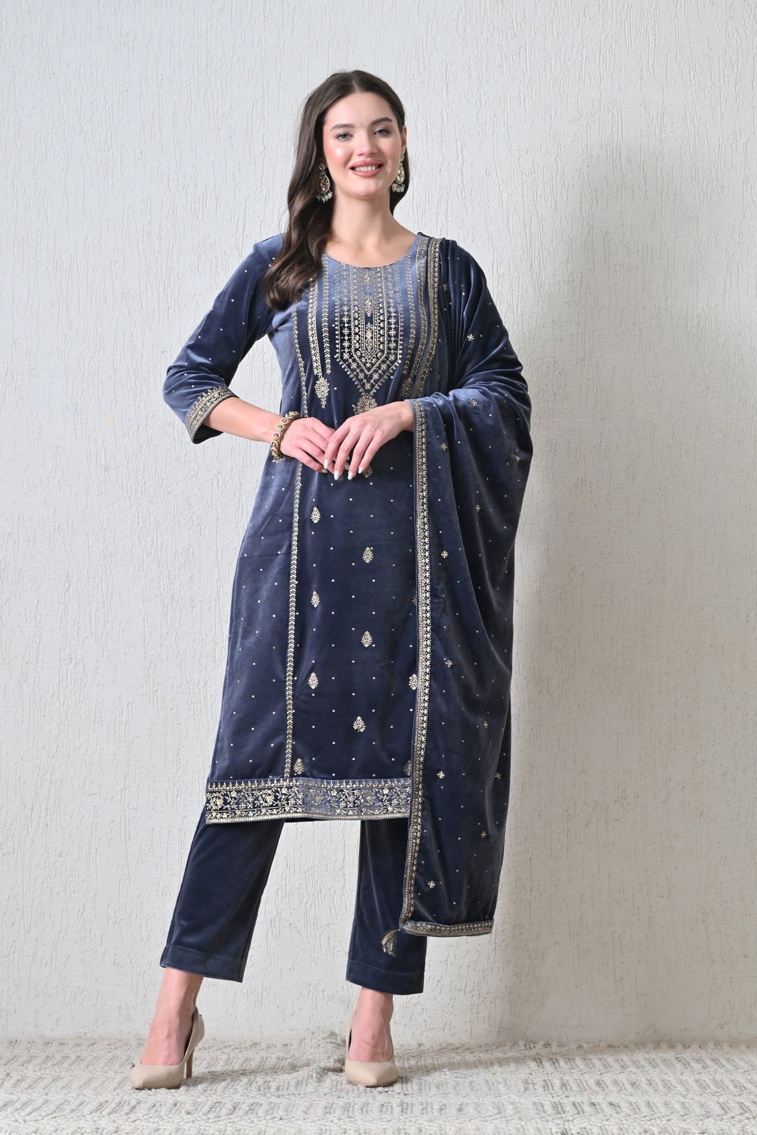 Grey Zari Embroideredred Solid Velvet Kurta 3 Pcs Set