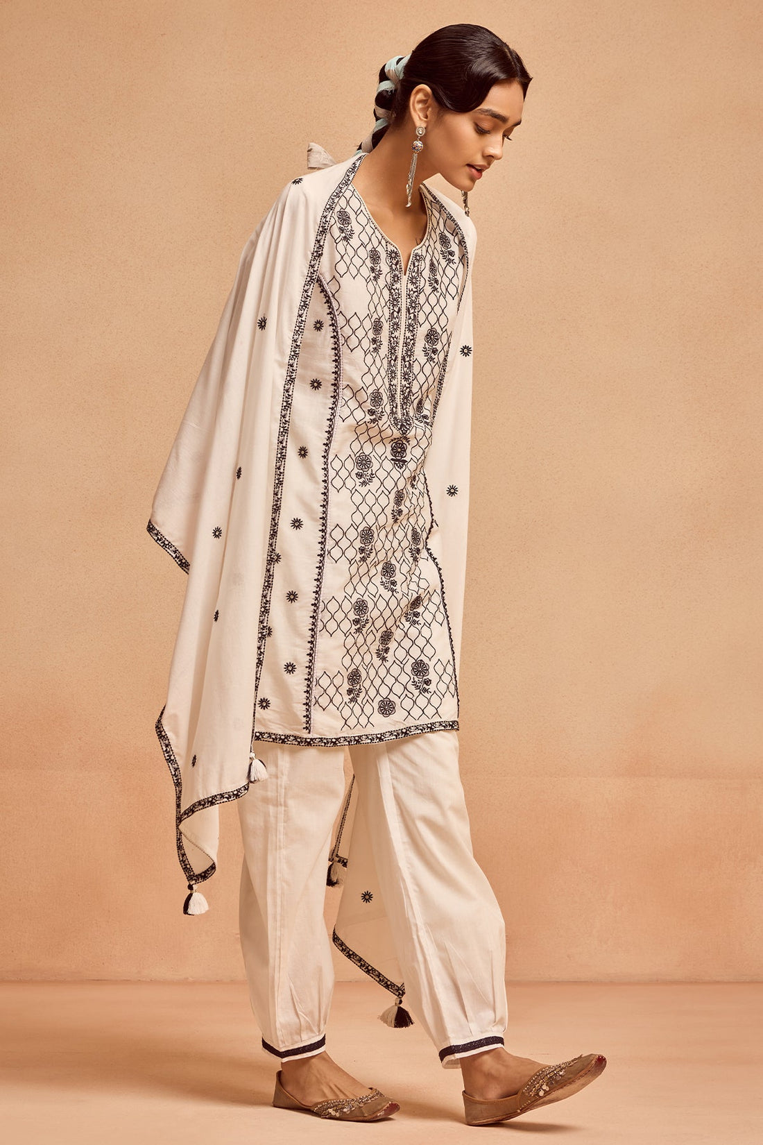 White Embroidered Kurta 3 Pcs Set