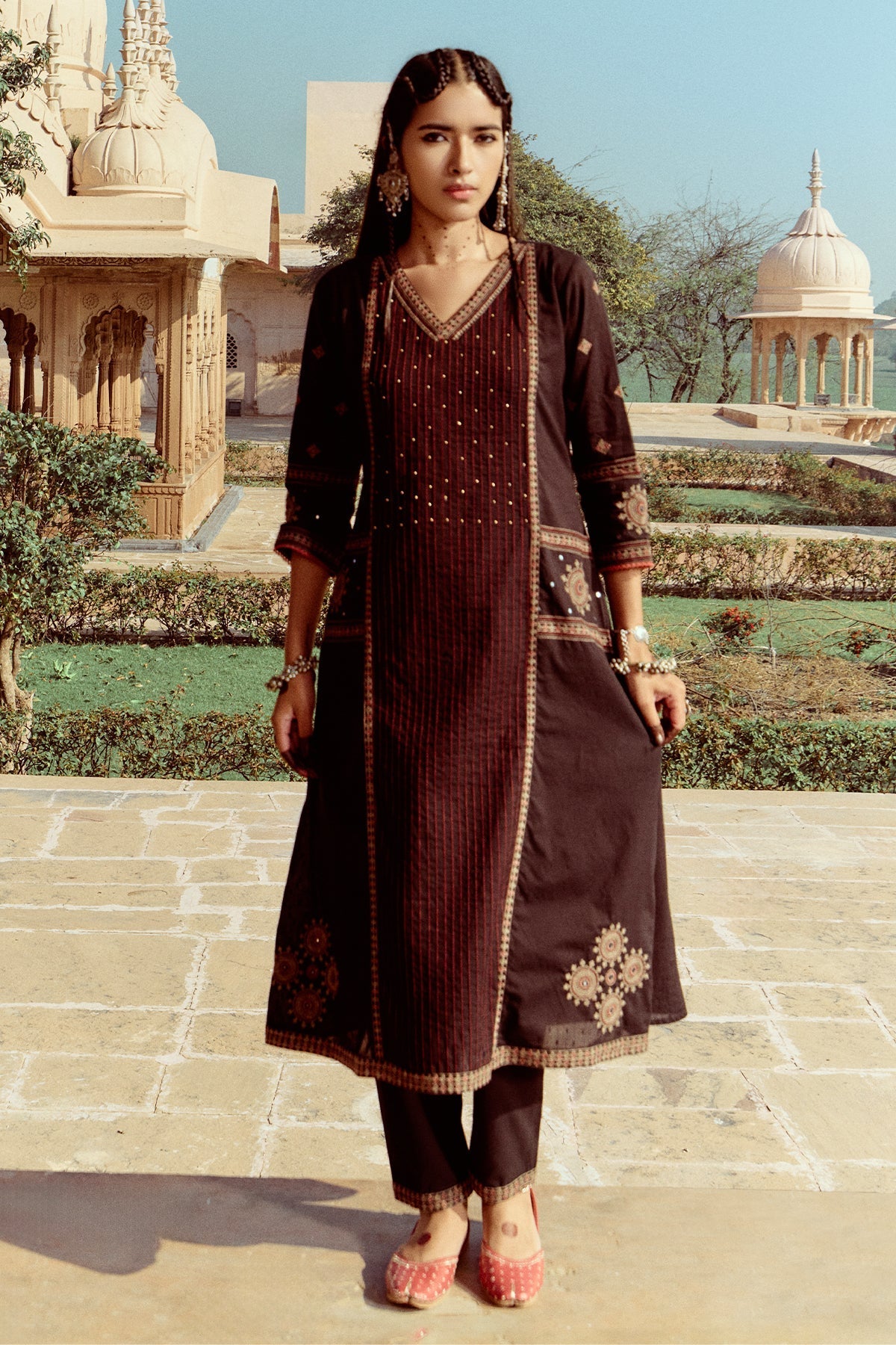 Black Embroidered Kurta 2 Pcs Set