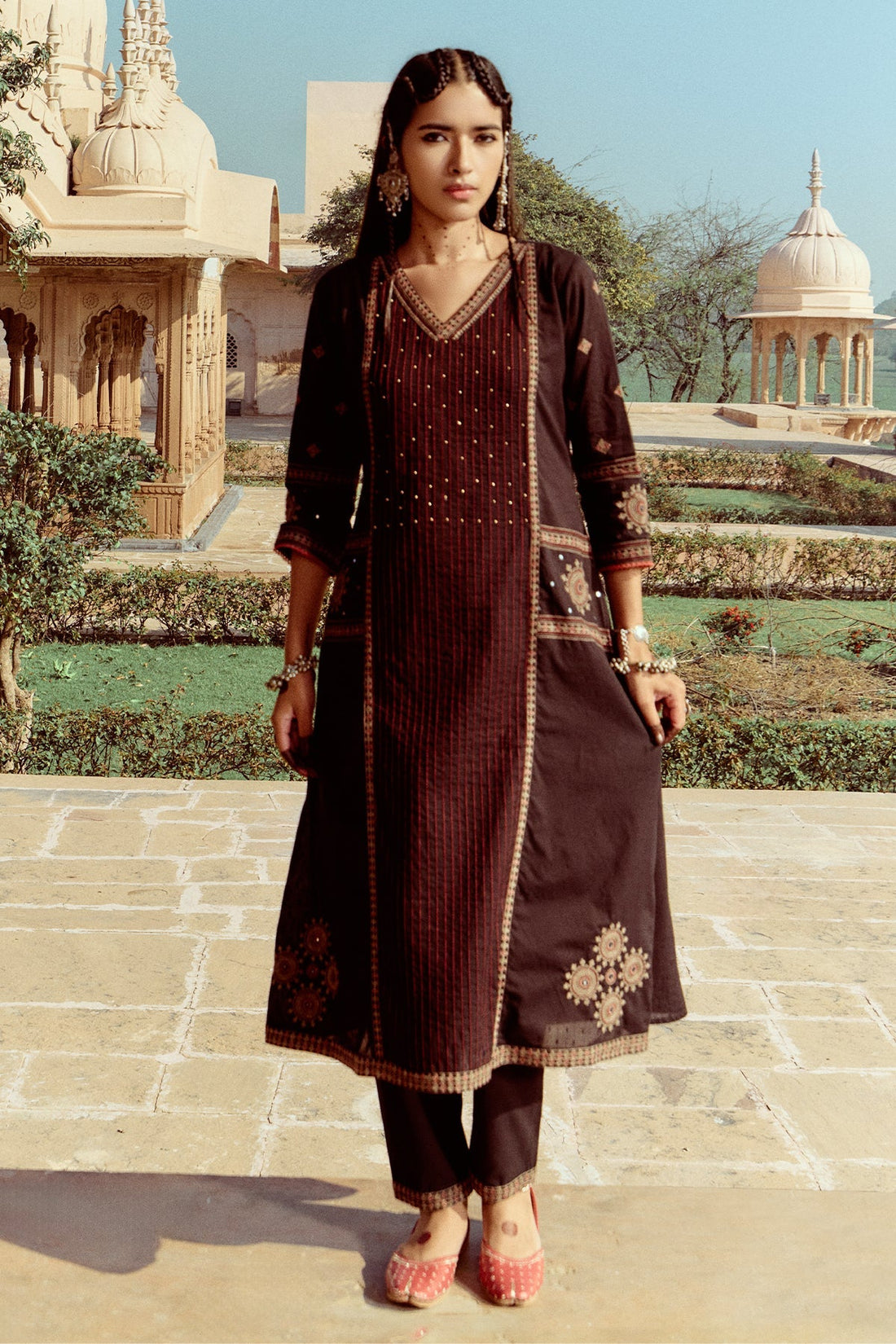 Black Embroidered Kurta 2 Pcs Set