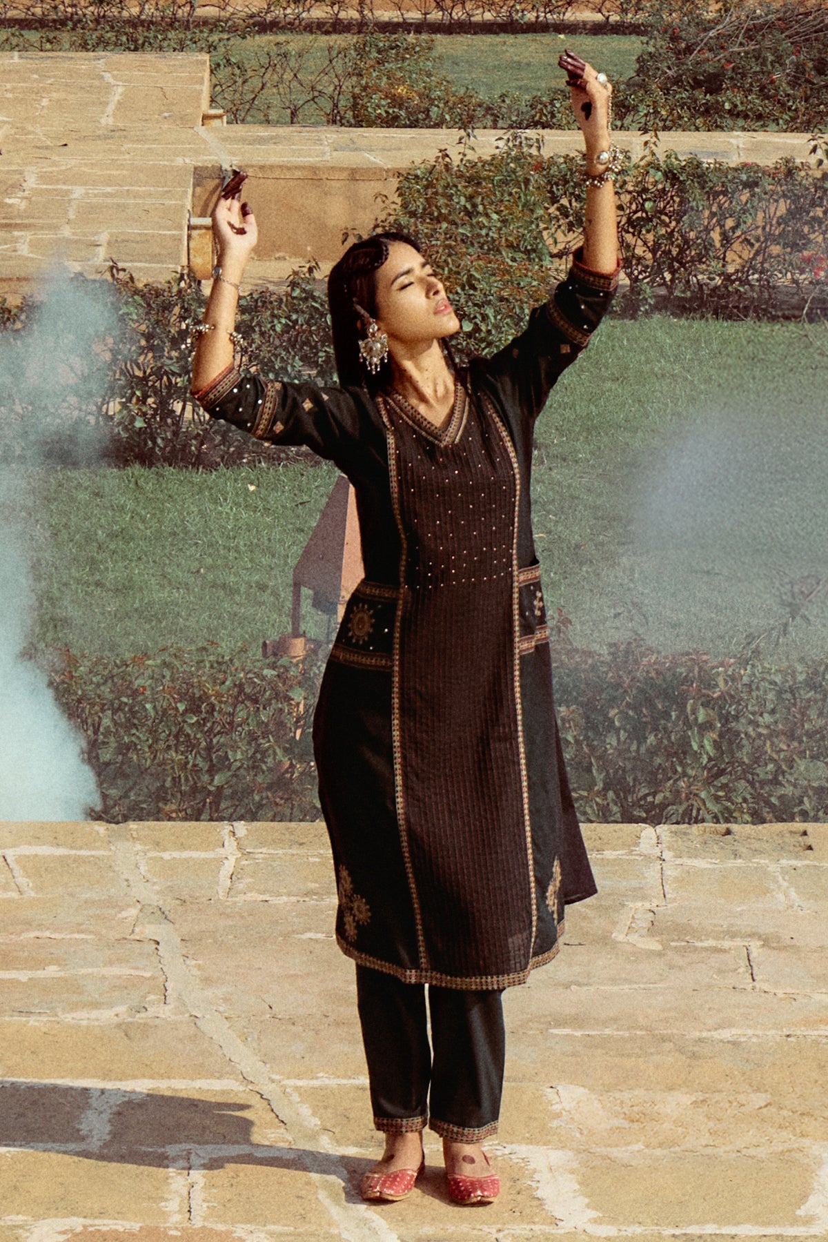 Black Embroidered Kurta 2 Pcs Set
