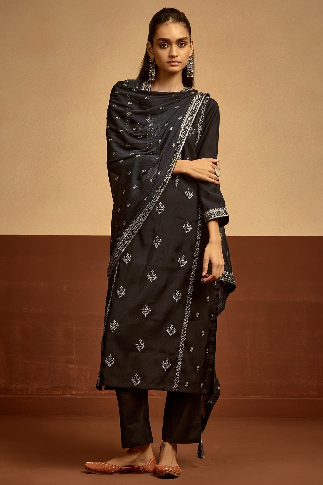 Black Embroidered Kurta 3 Pcs Set