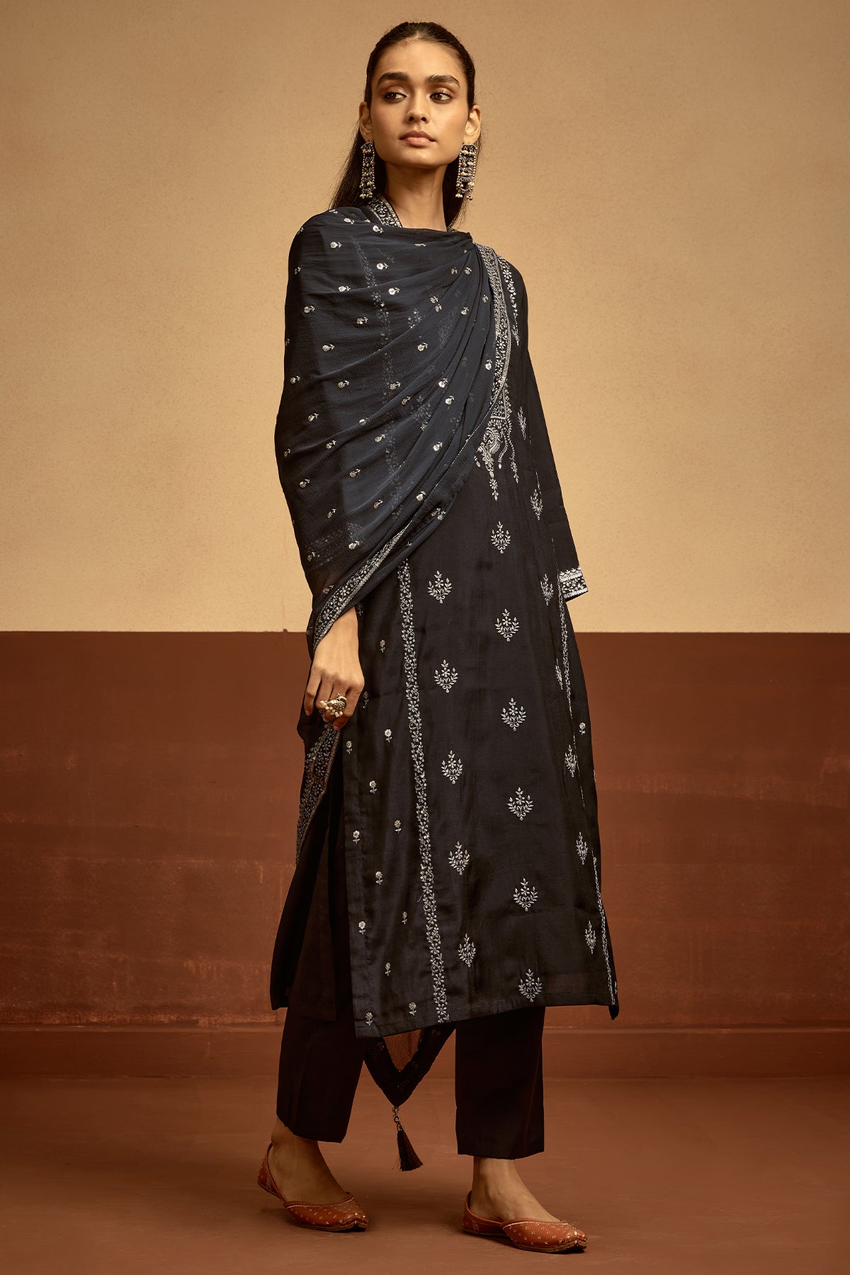 Black Embroidered Kurta 3 Pcs Set