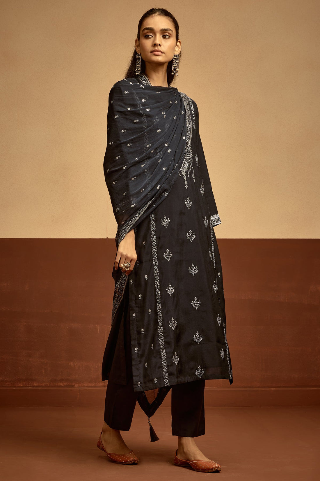 Black Embroidered Kurta 3 Pcs Set