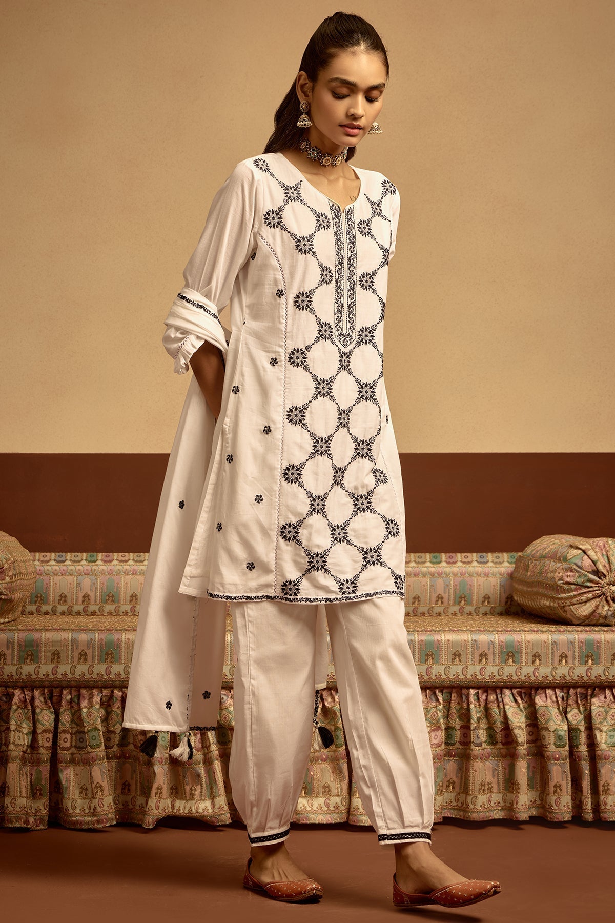 White Embroidered Kurta 3 Pcs Set