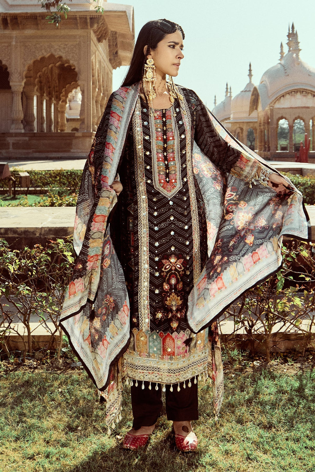Black Embellished Kurta 3 Pcs Set
