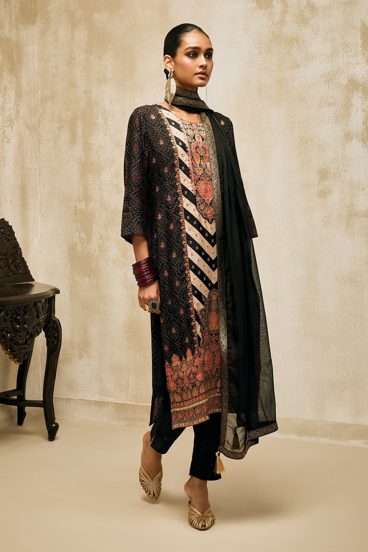 Black Embellished Kurta 3 Pcs Set