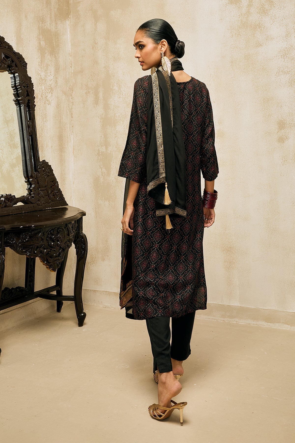 Black Embellished Kurta 3 Pcs Set