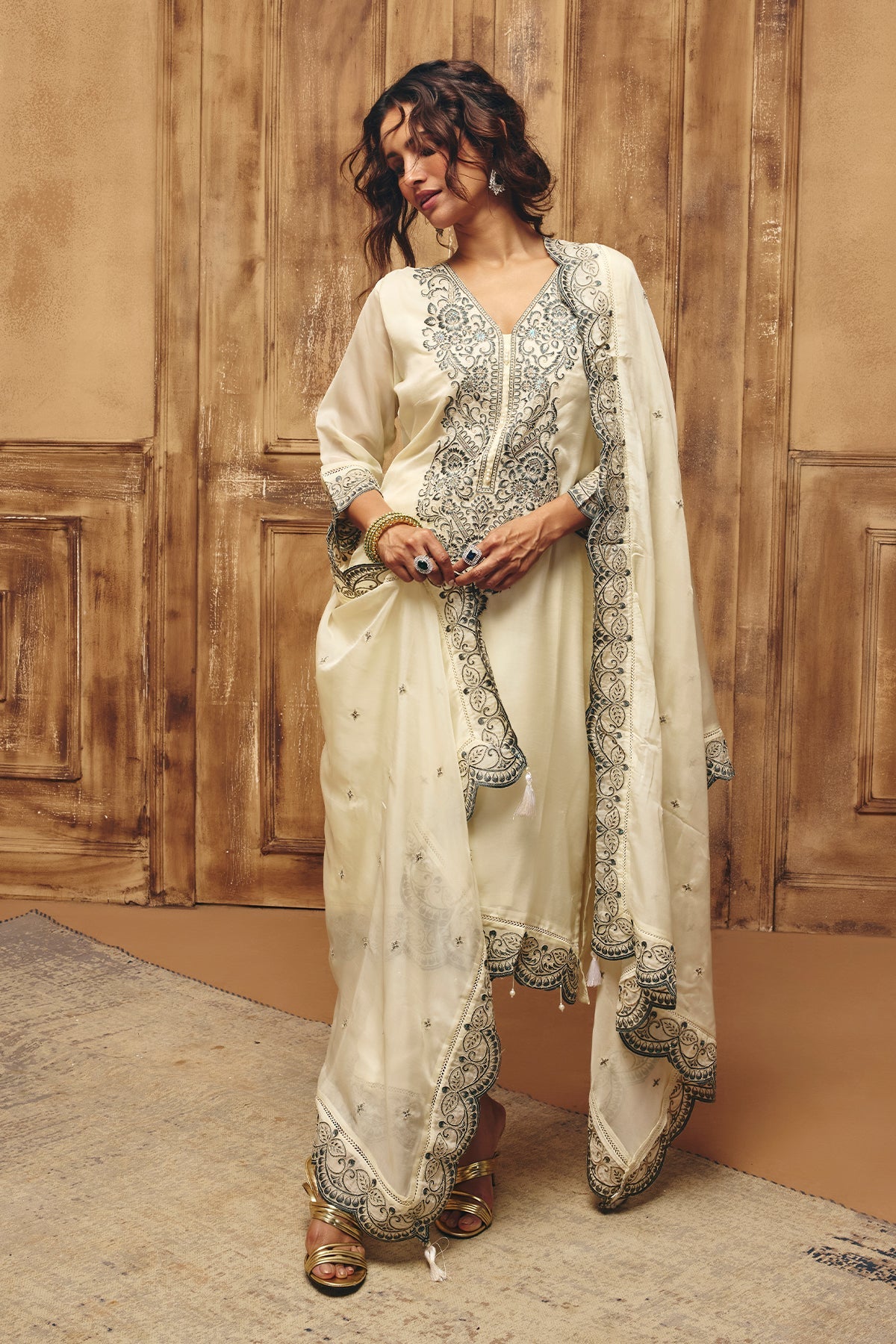Cream Embroidered Kurta 3 Pcs Set
