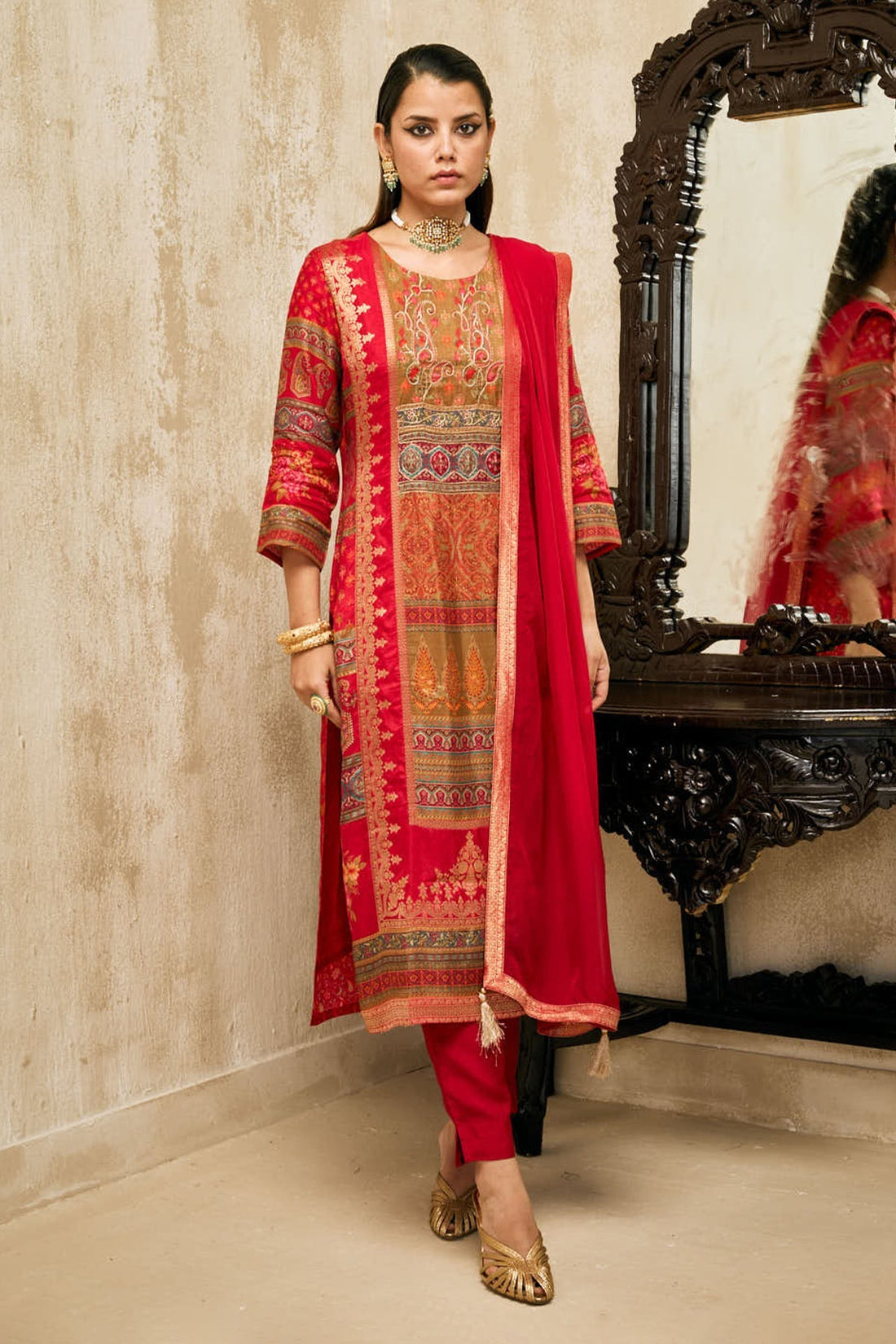Red Embellished Kurta 3 Pcs Set