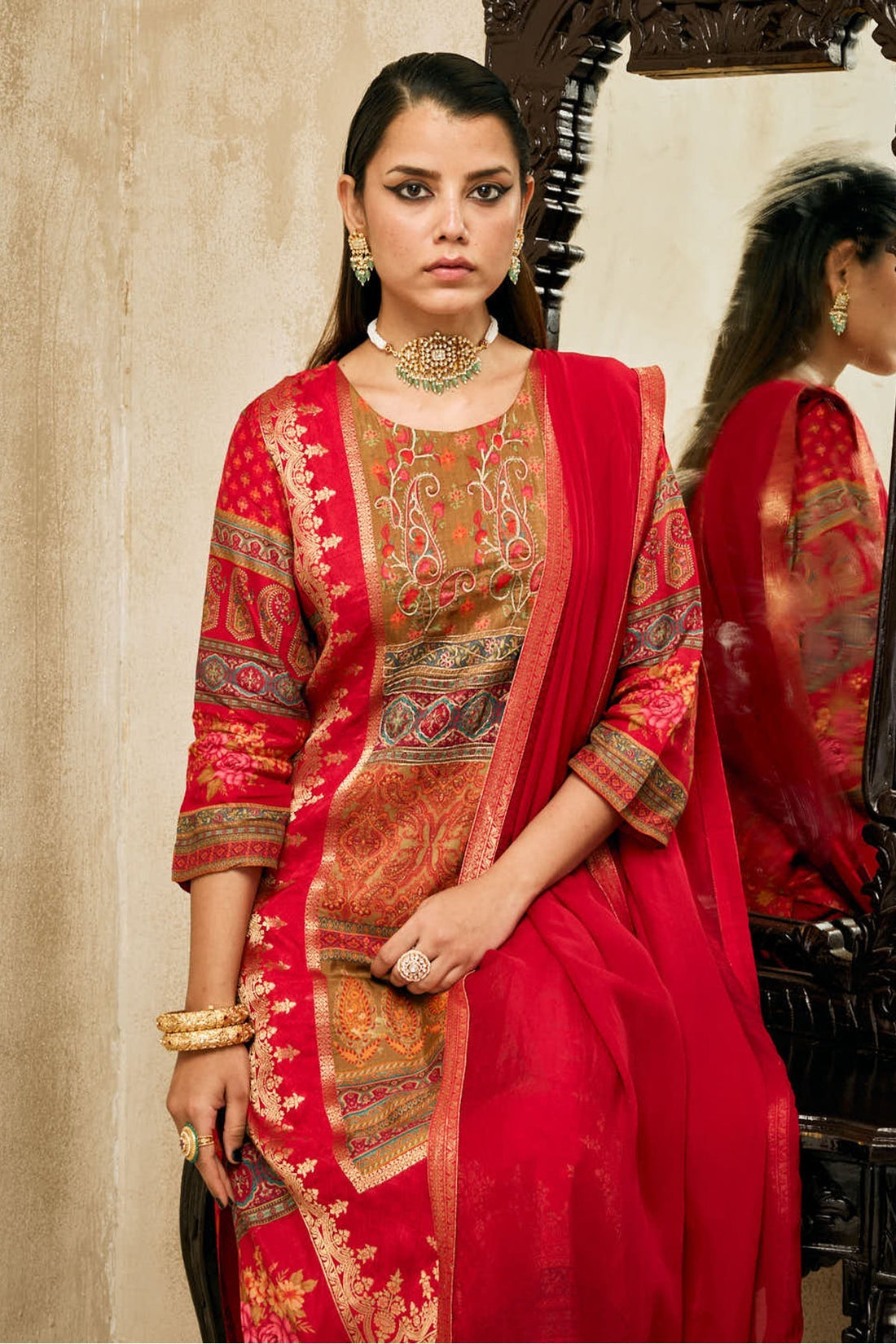 Red Embellished Kurta 3 Pcs Set
