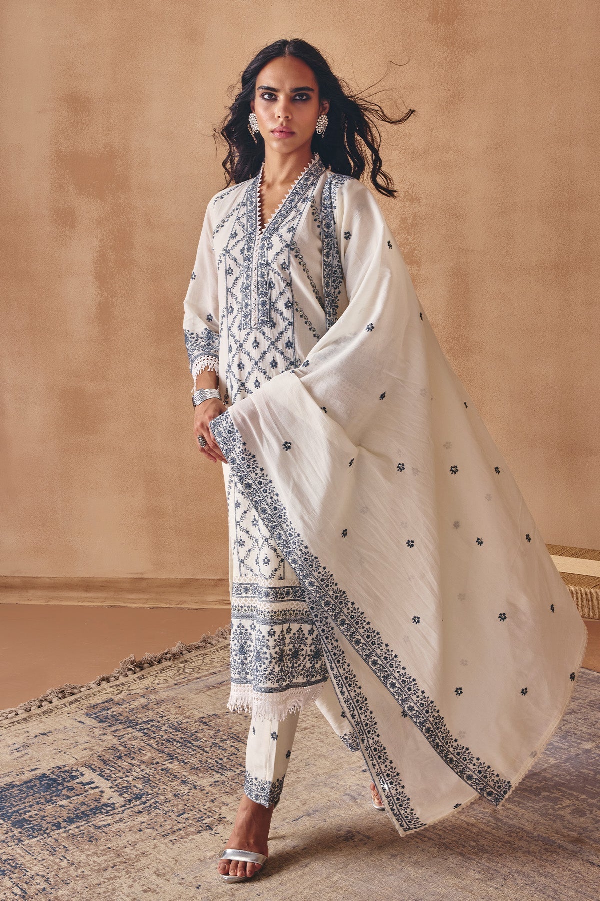 Cream Embroidered Kurta 3 Pcs Set