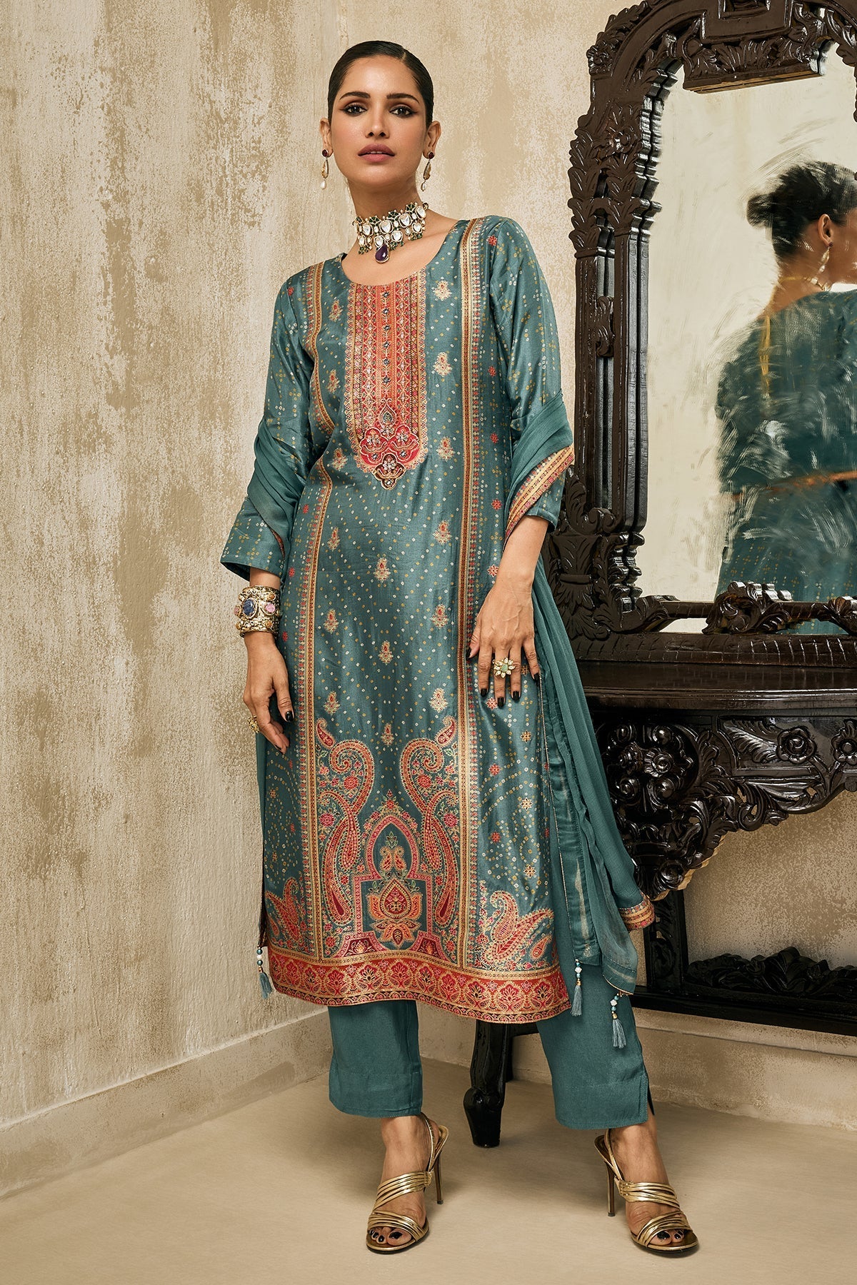 Green Embellished Kurta 3 Pcs Set