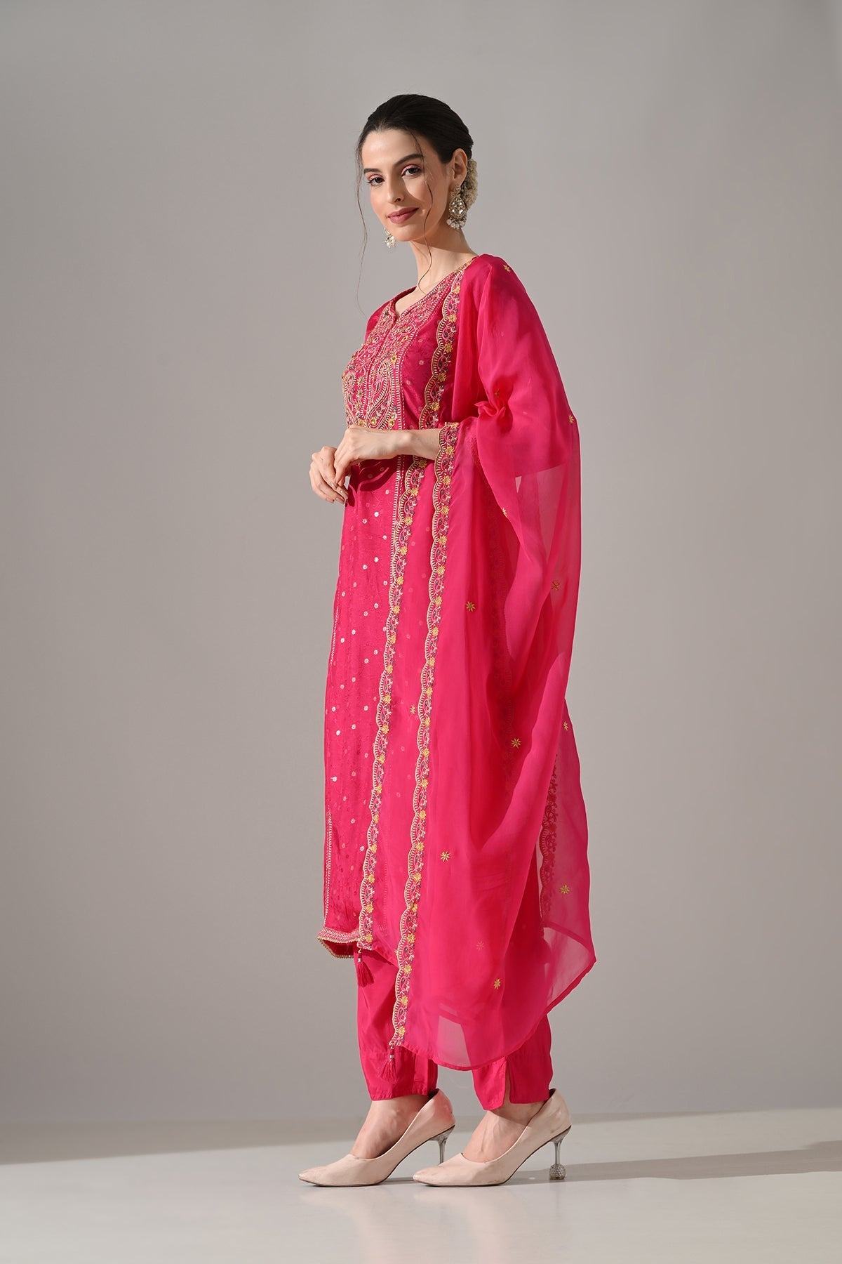 Pink Embroidered Kurta 3 Pcs Set