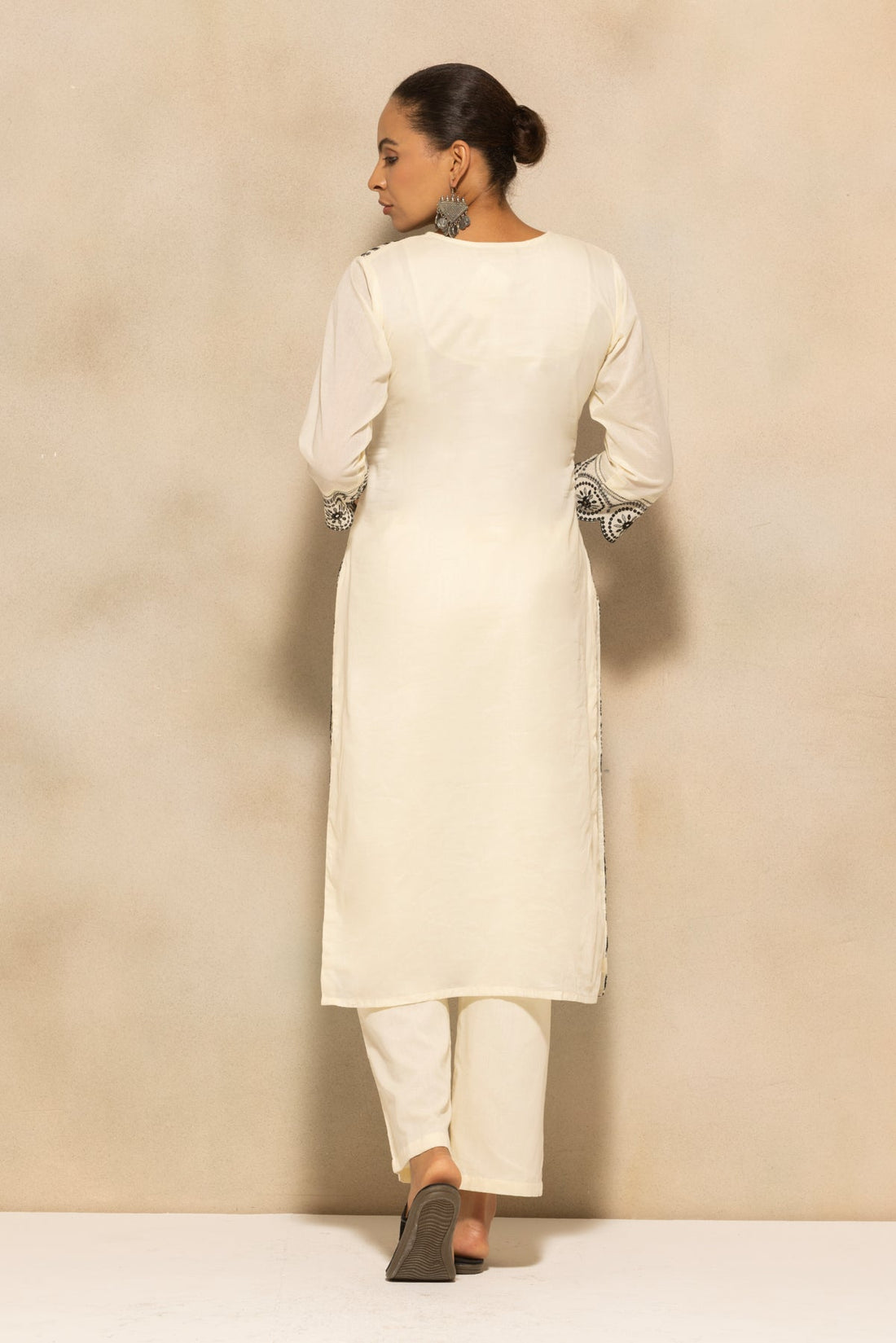 Cream Embroidered Kurta 3 Pcs Set