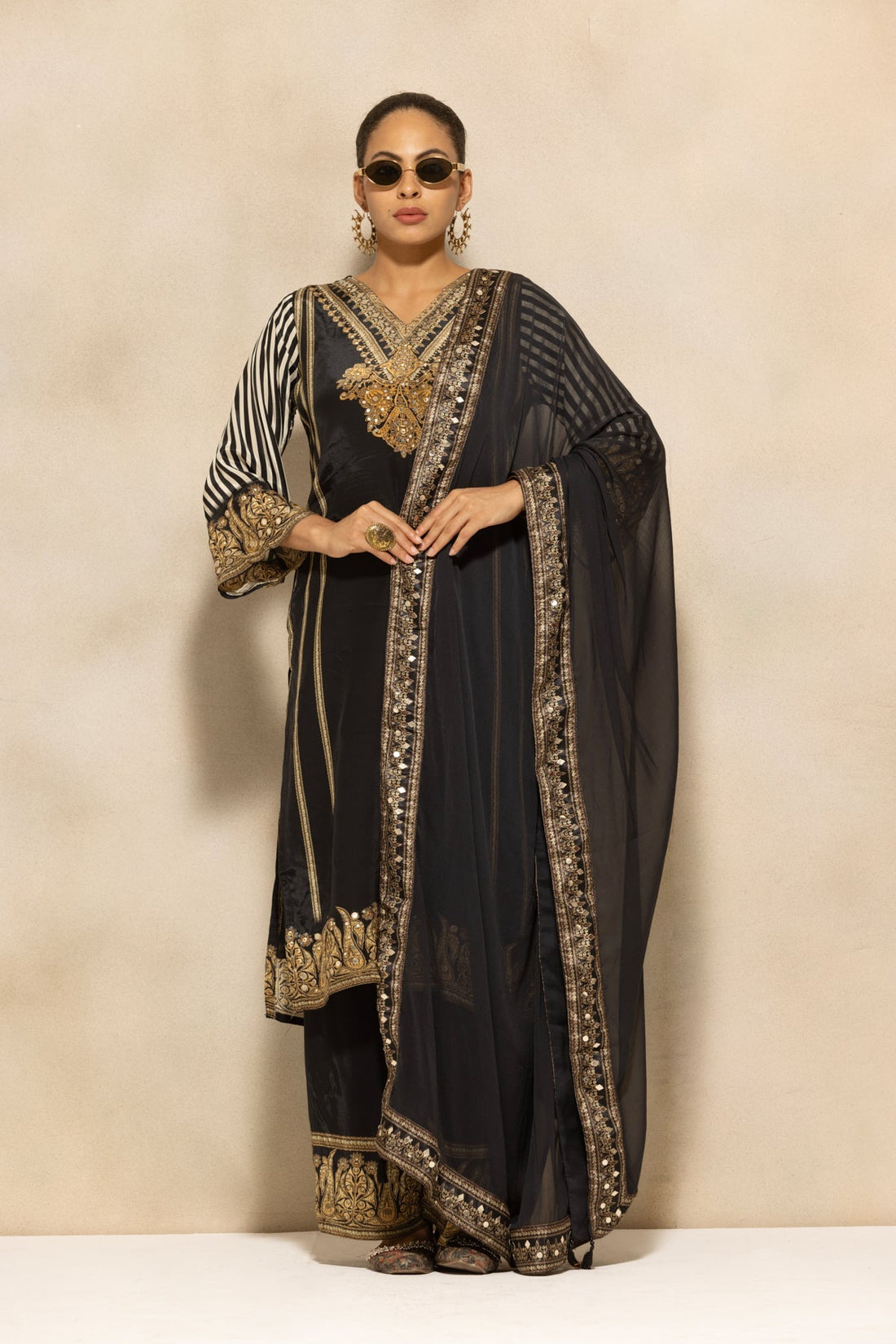 Black Embellished Kurta 3 Pcs Set