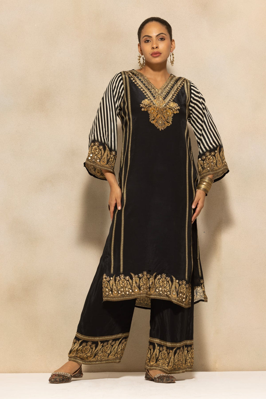Black Embellished Kurta 3 Pcs Set
