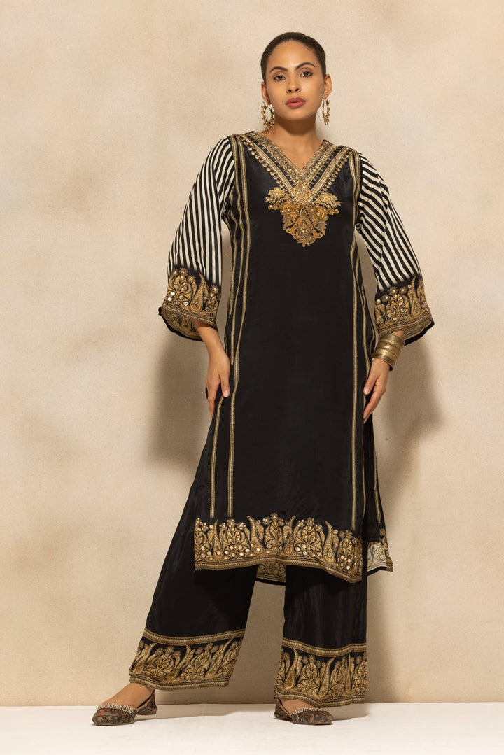 Black Embellished Kurta 3 Pcs Set