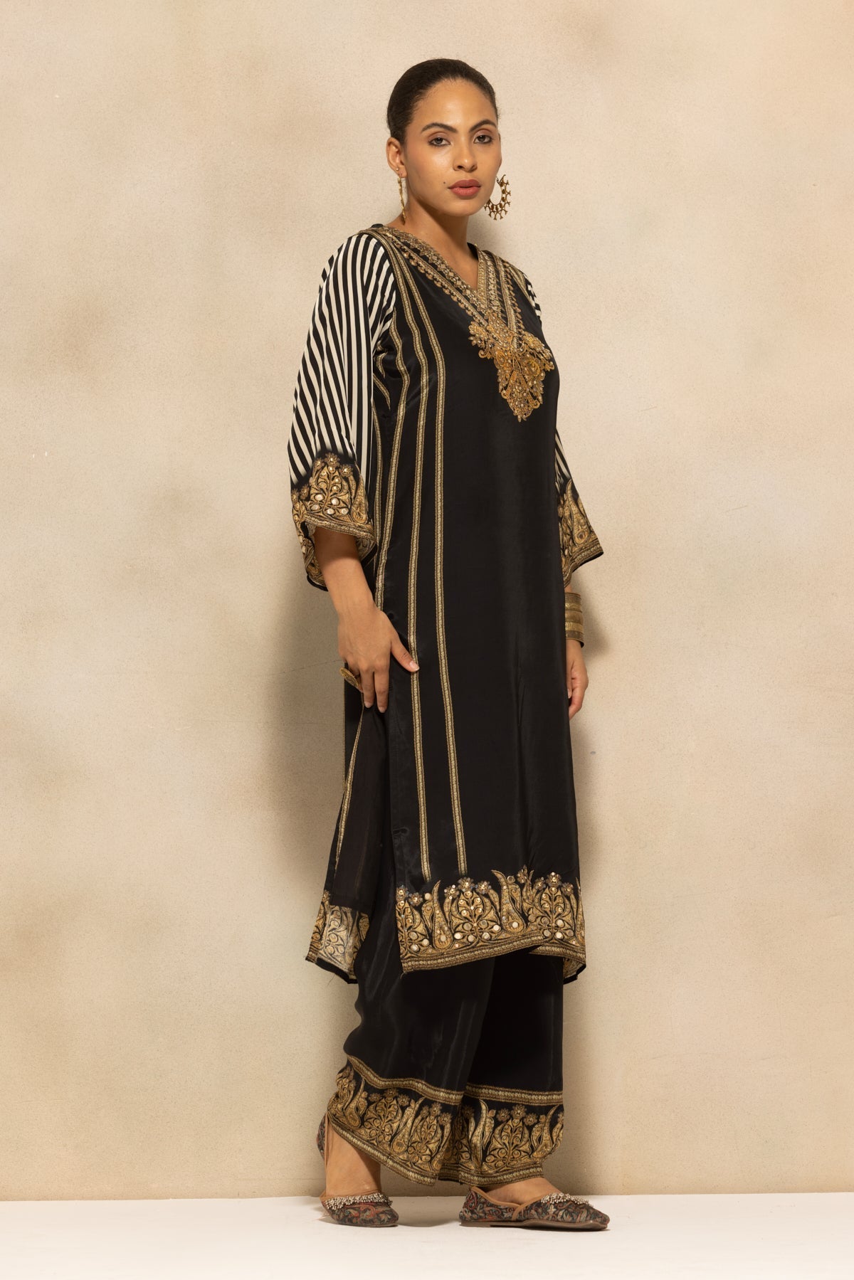 Black Embellished Kurta 3 Pcs Set