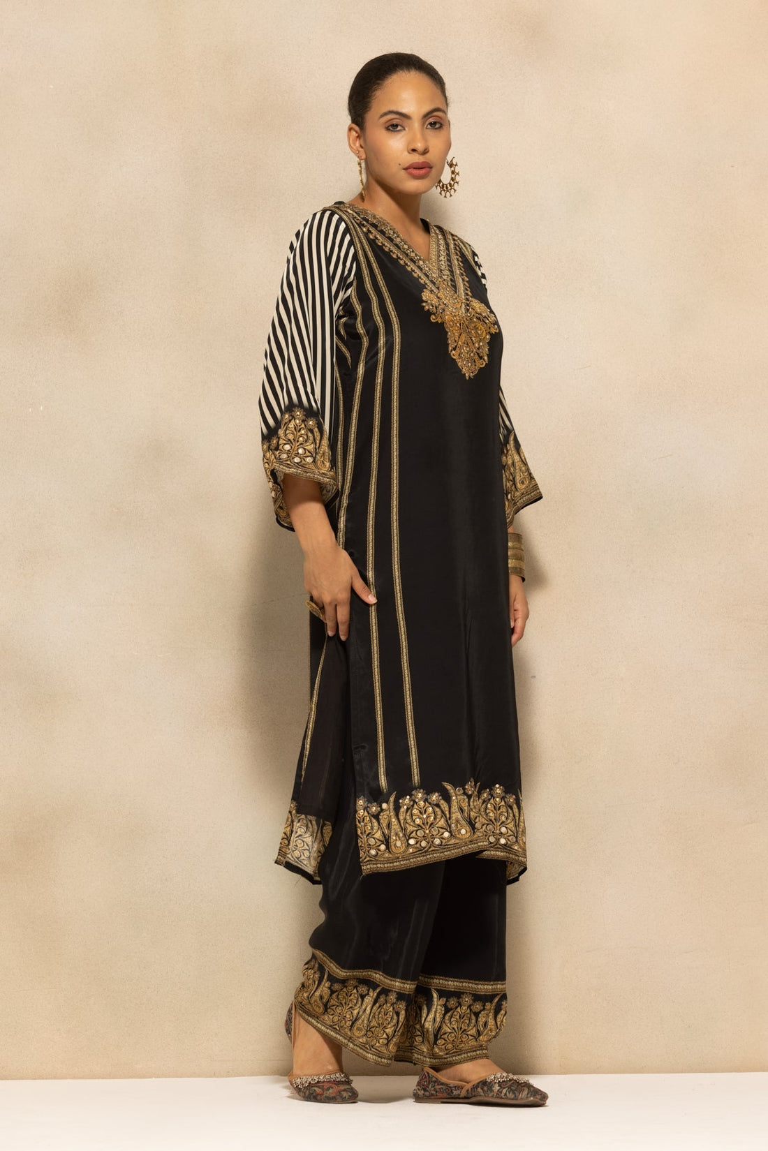 Black Embellished Kurta 3 Pcs Set