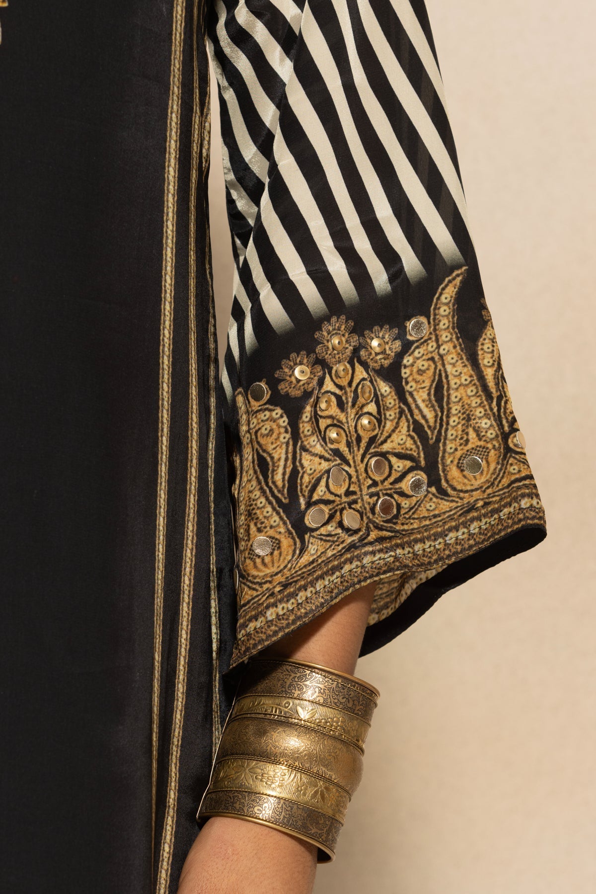 Black Embellished Kurta 3 Pcs Set