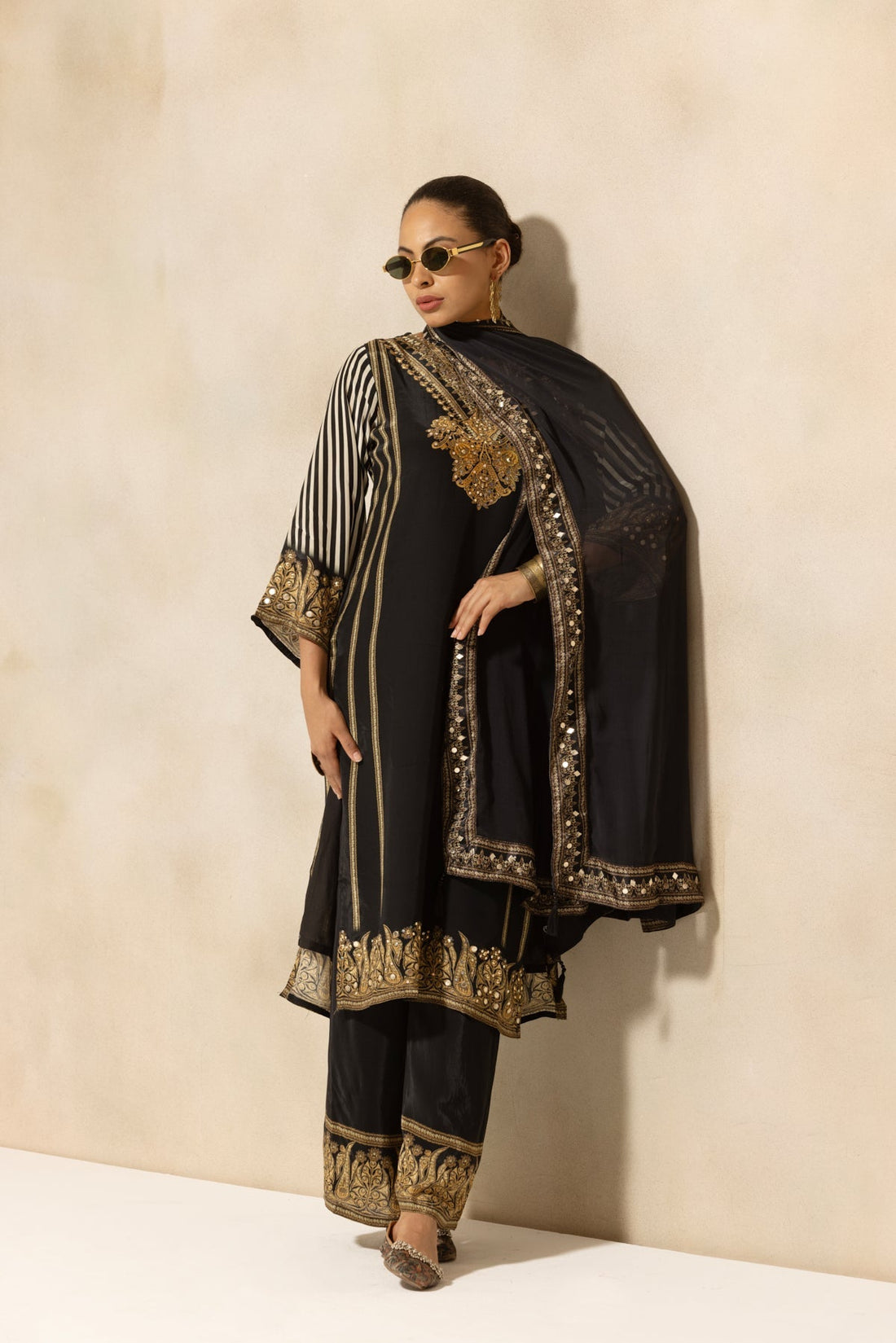 Black Embellished Kurta 3 Pcs Set