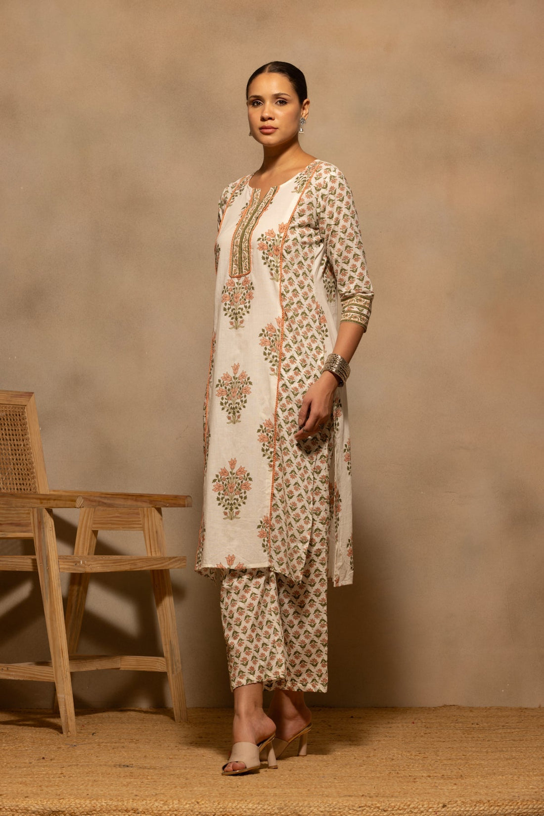Cream Floral Printed Kurta 3 Pcs Set