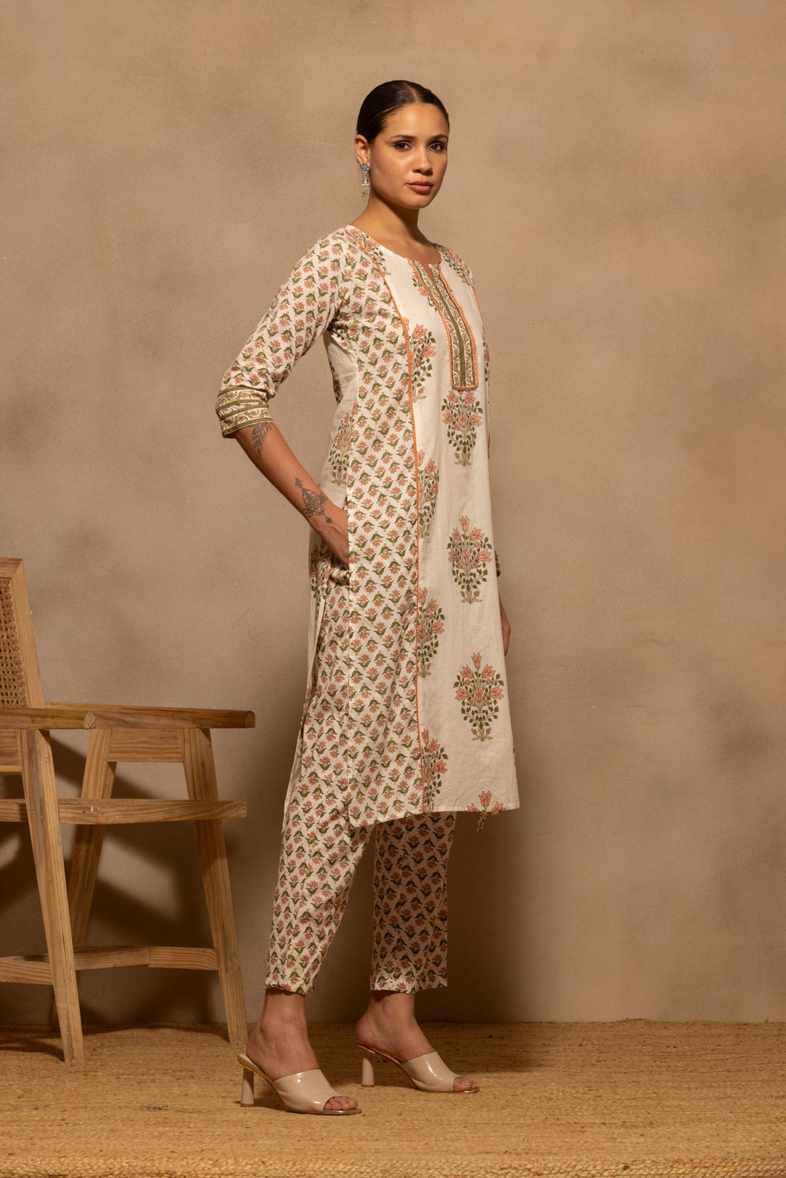 Cream Floral Printed Kurta 3 Pcs Set