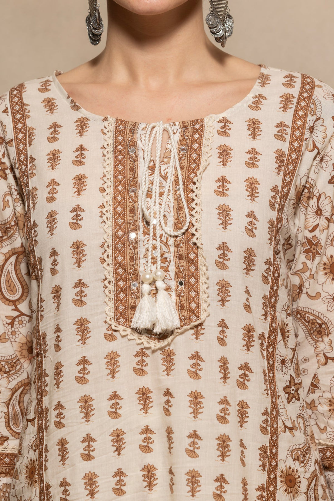 Cream Paisley Printed Kurta 3 Pcs Set