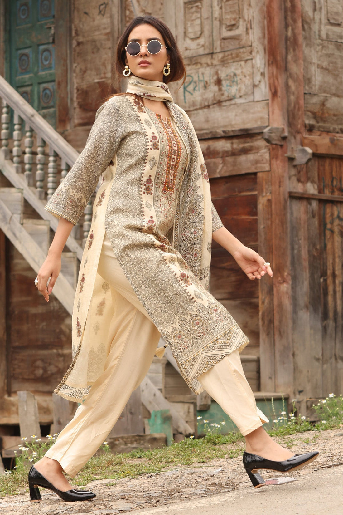 Beige Printed Kurta 3 Pcs Set