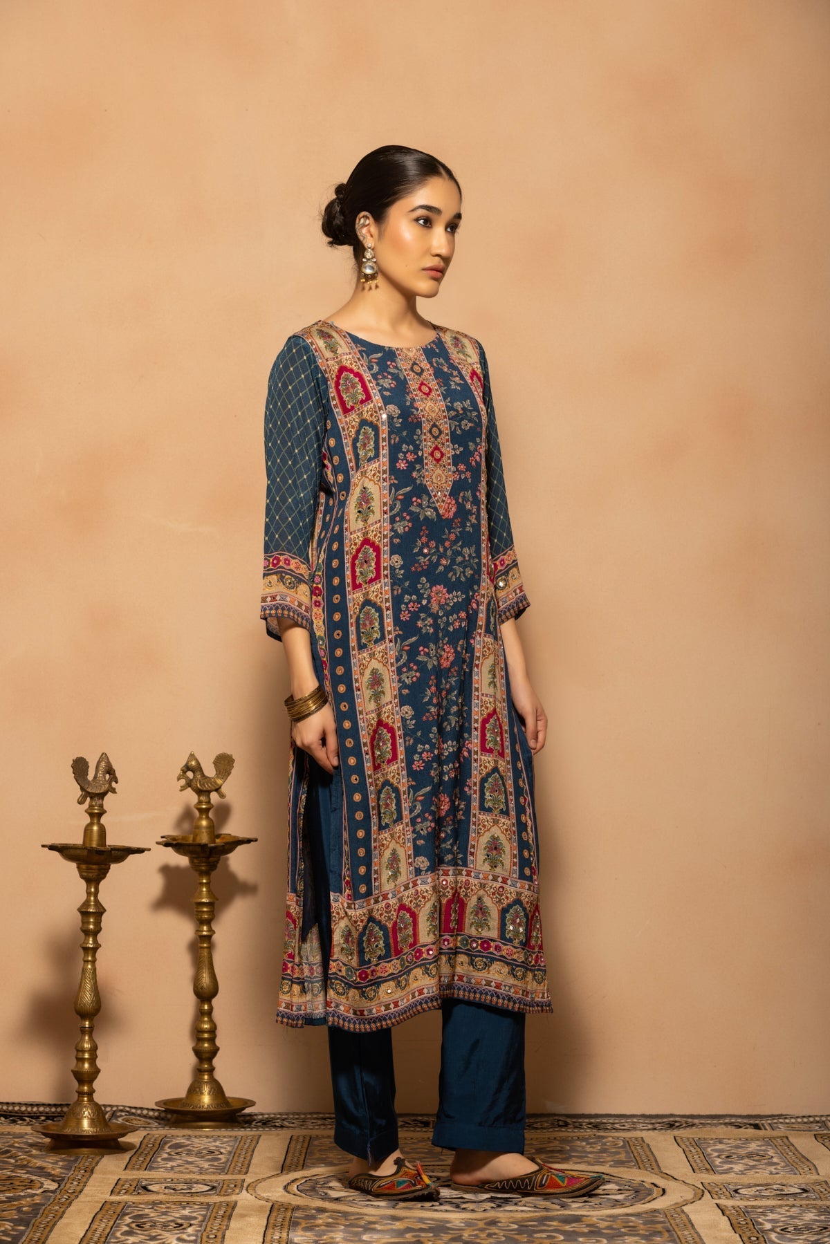 Blue Mirror Embellished Printed Kurta 3 Pcs Set
