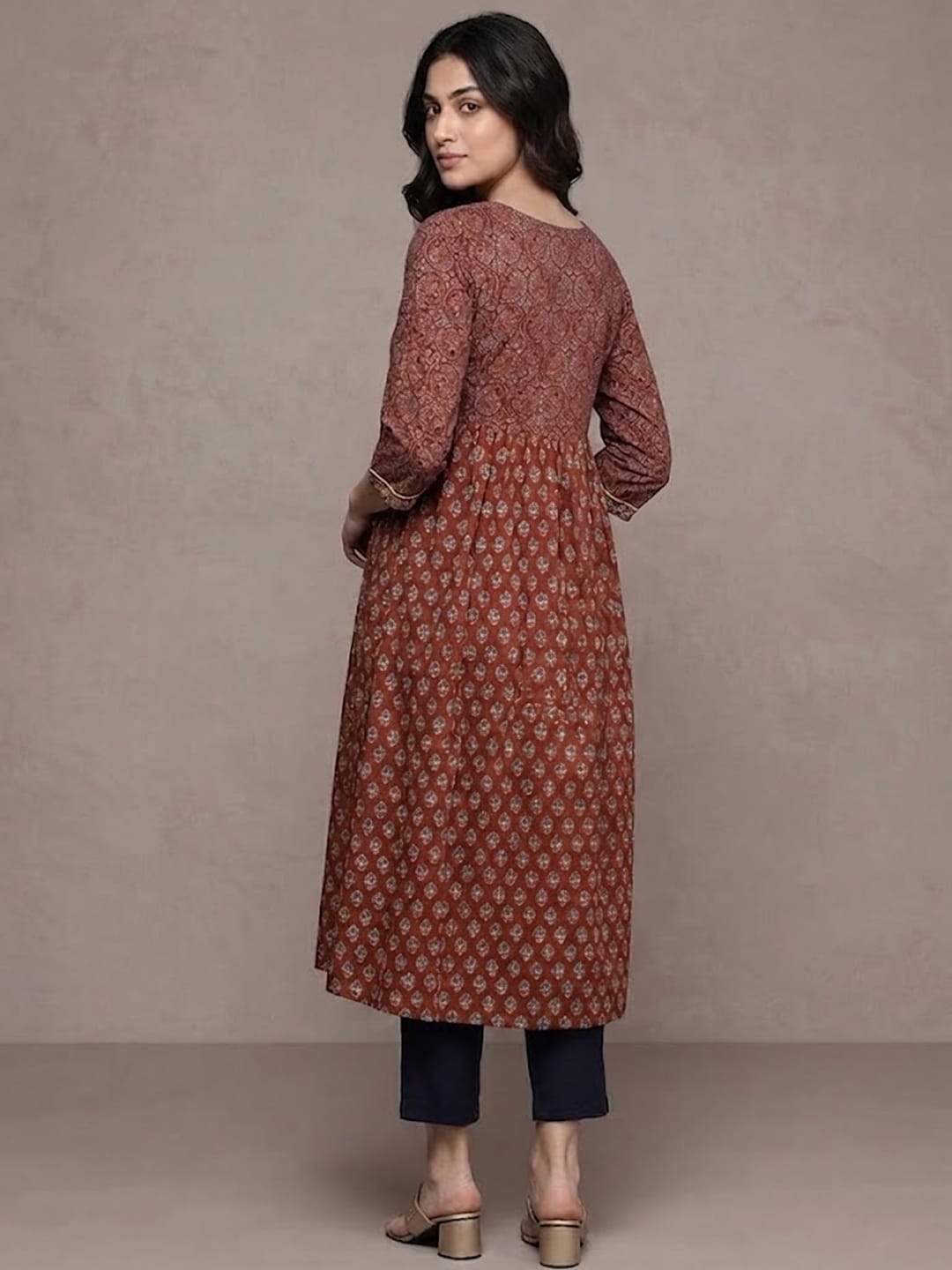 zeyvelle Women Maroon And Blue Bandez Printed Anarkali Kurta