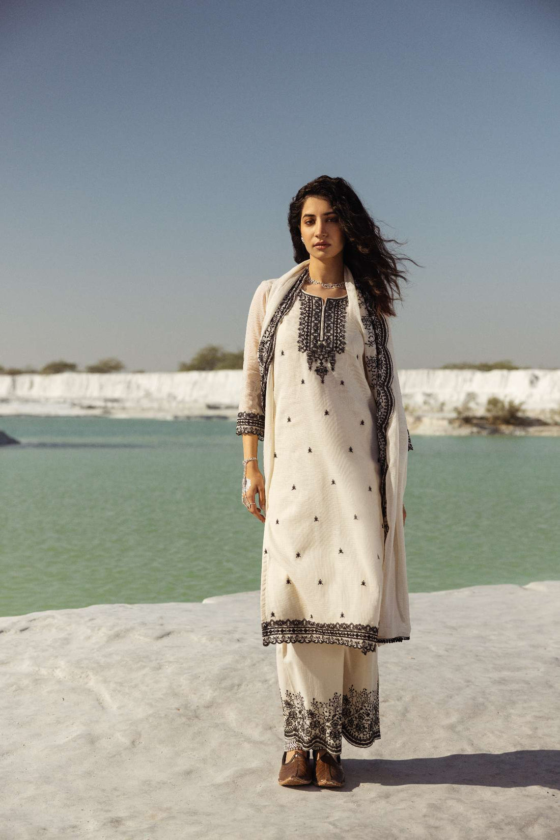 OFF WHITE EMBROIDERED KURTA SET