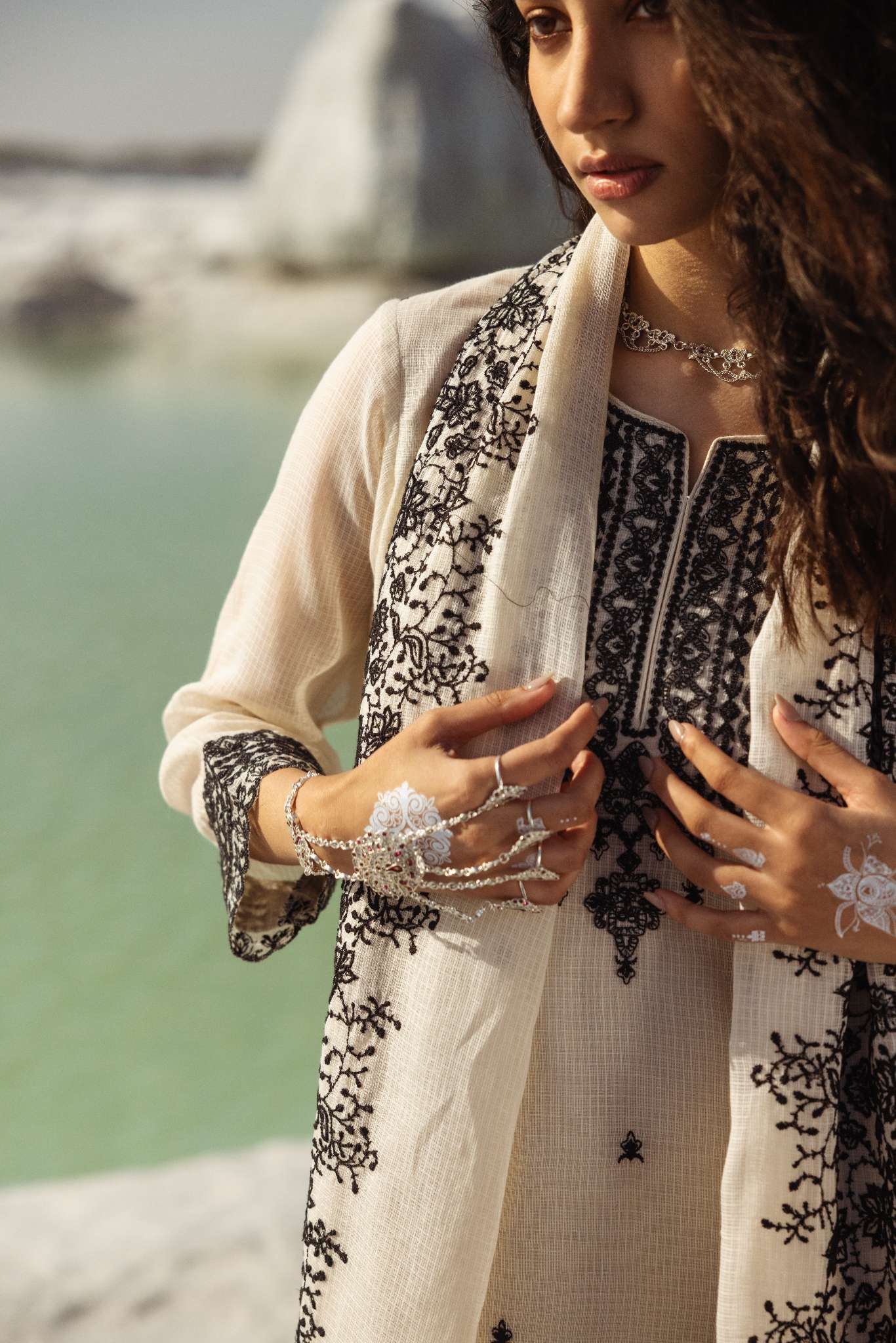 OFF WHITE EMBROIDERED KURTA SET