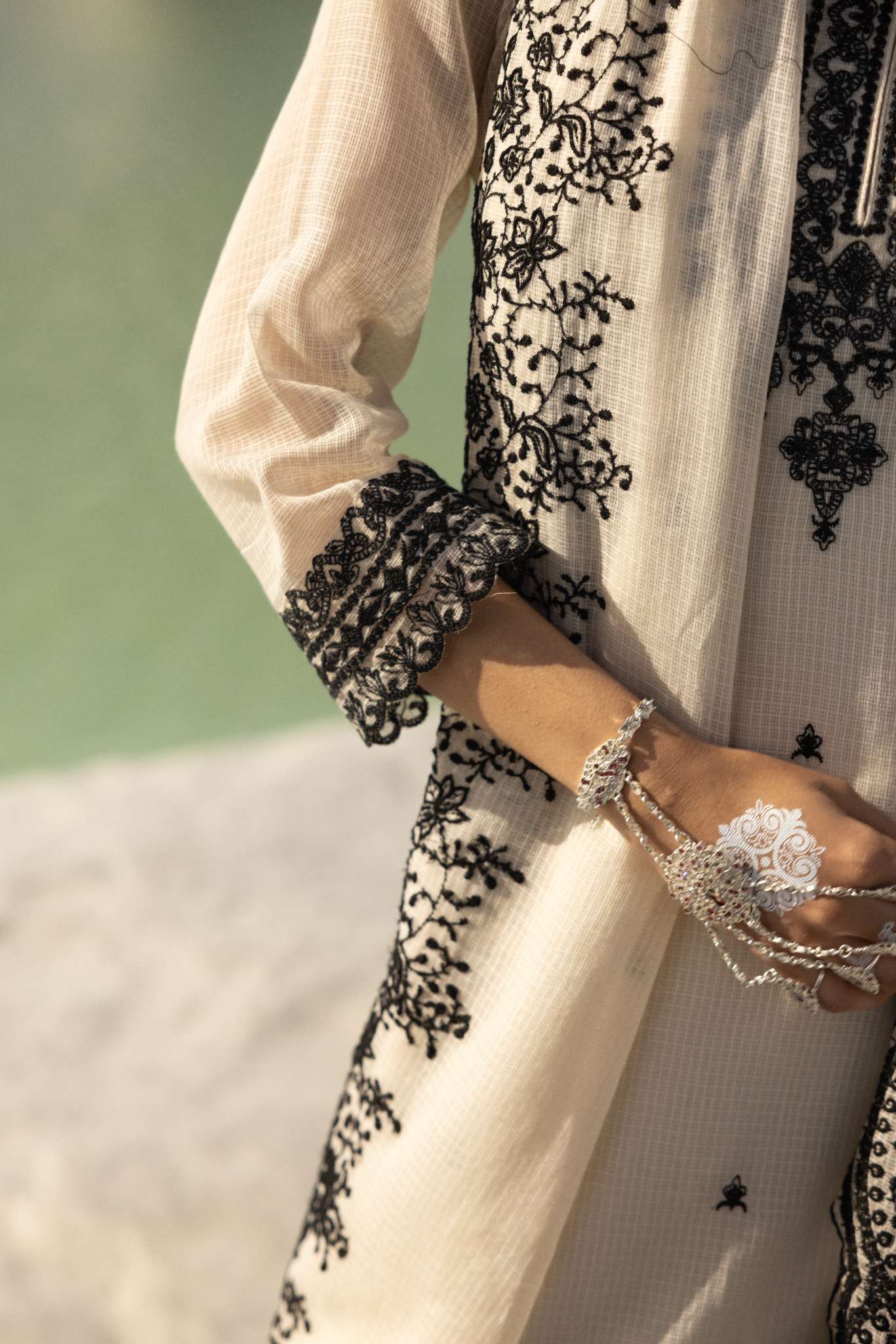 OFF WHITE EMBROIDERED KURTA SET