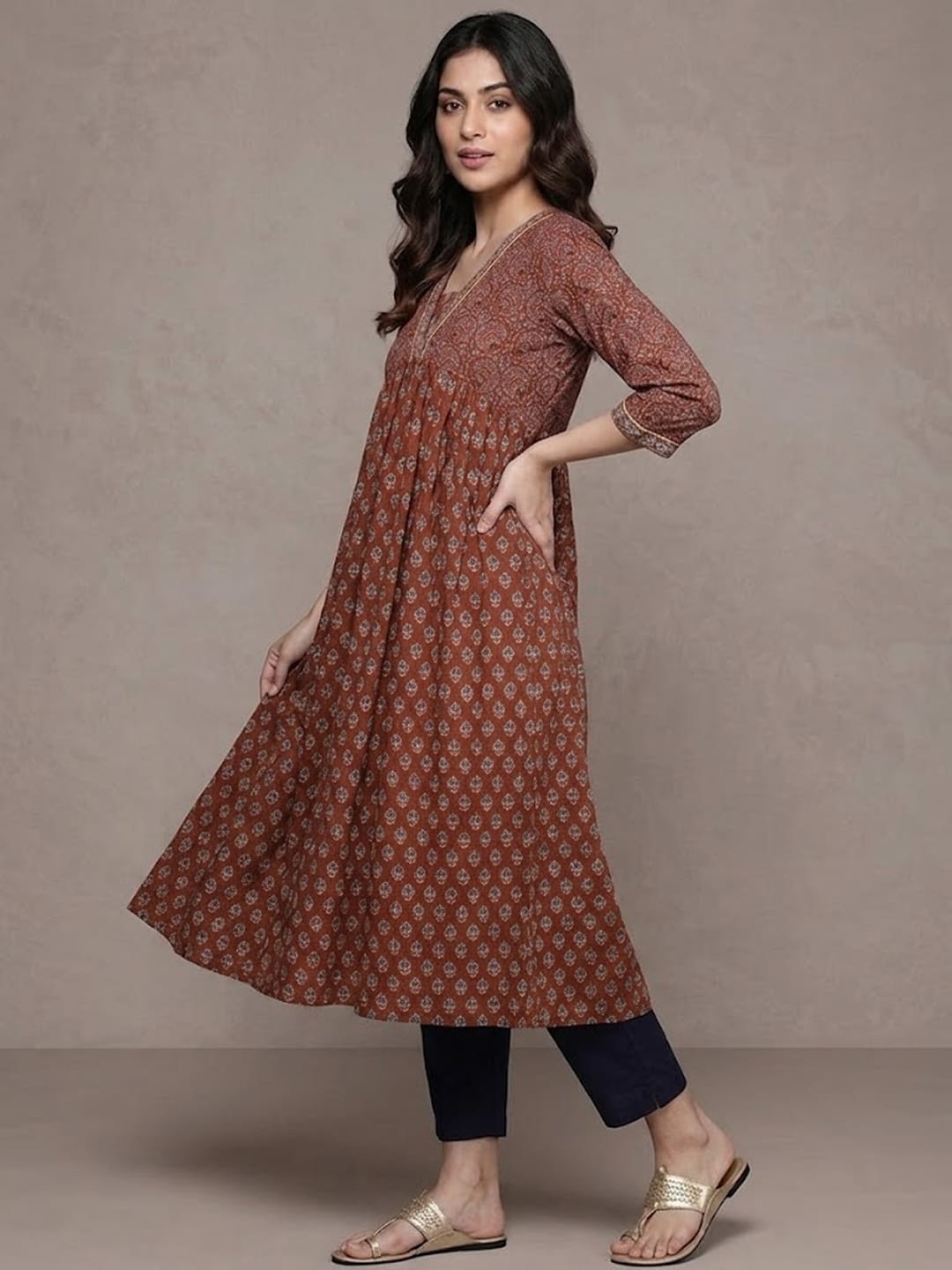 zeyvelle Women Maroon And Blue Bandez Printed Anarkali Kurta