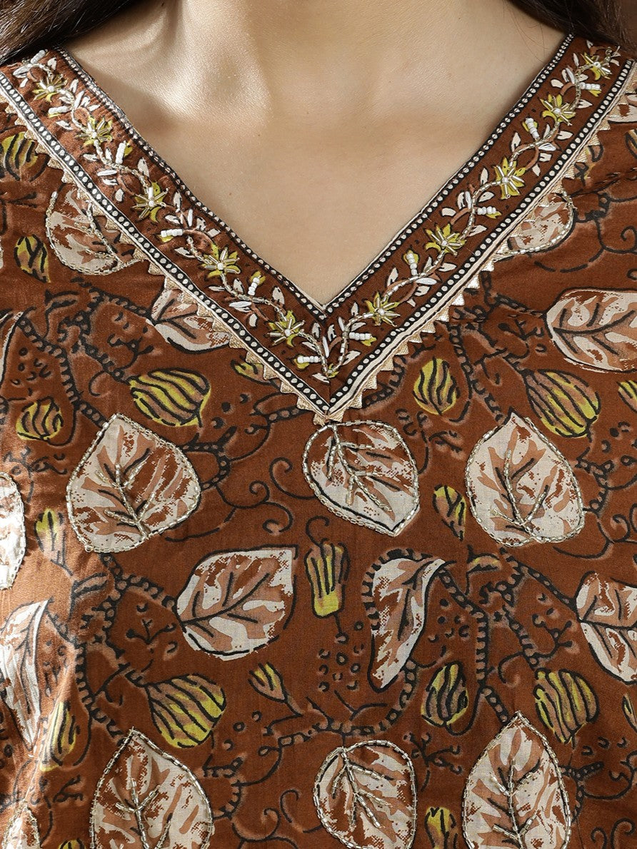 Floral Embroidered Straight Kurta & Trousers Sets