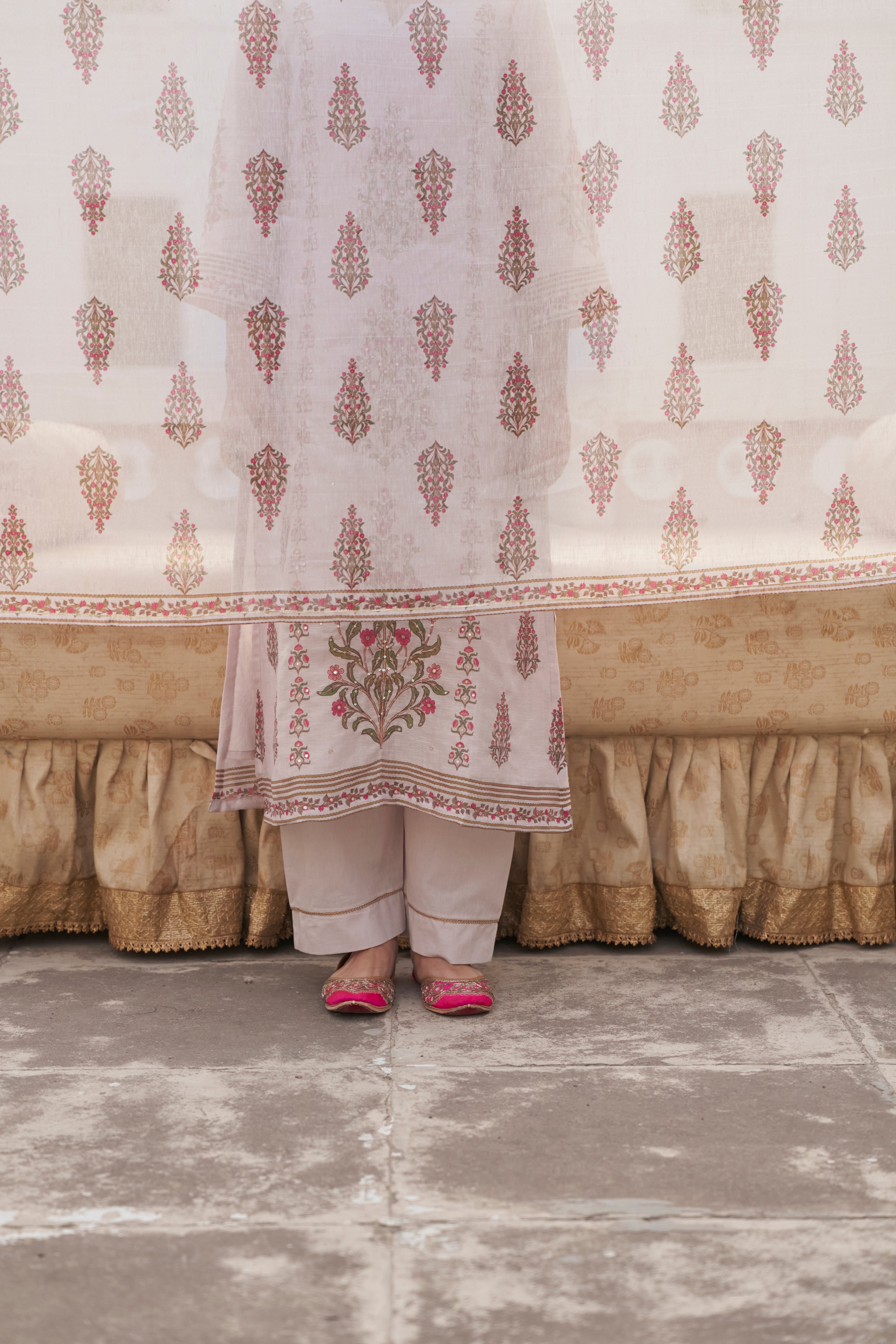 BLUSH HERITAGE LINEN KURTA SET