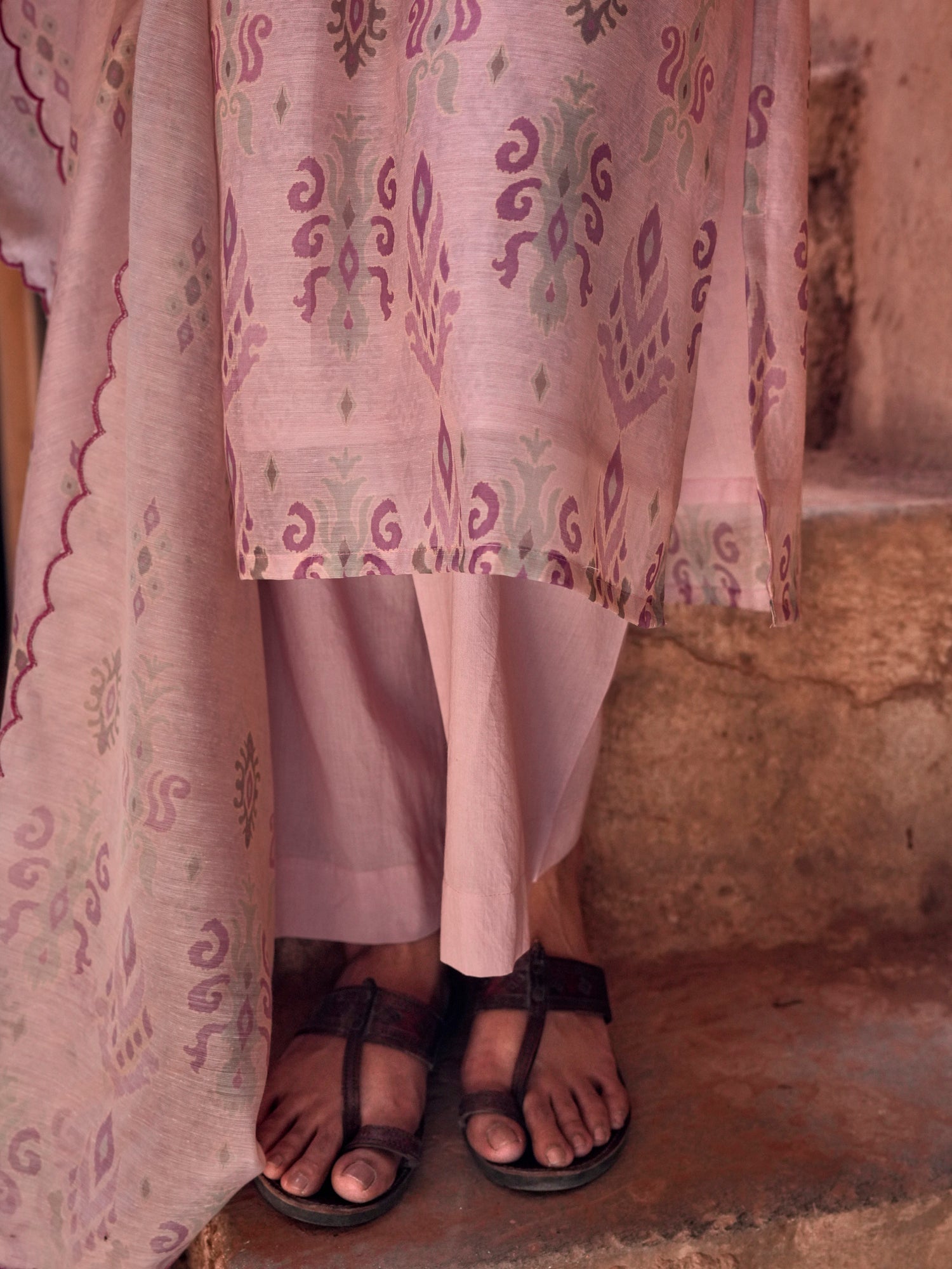 MAUVE EMBROIDERED CHANDERI SUIT SET