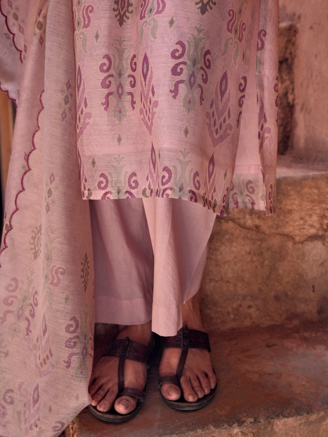 MAUVE EMBROIDERED CHANDERI SUIT SET