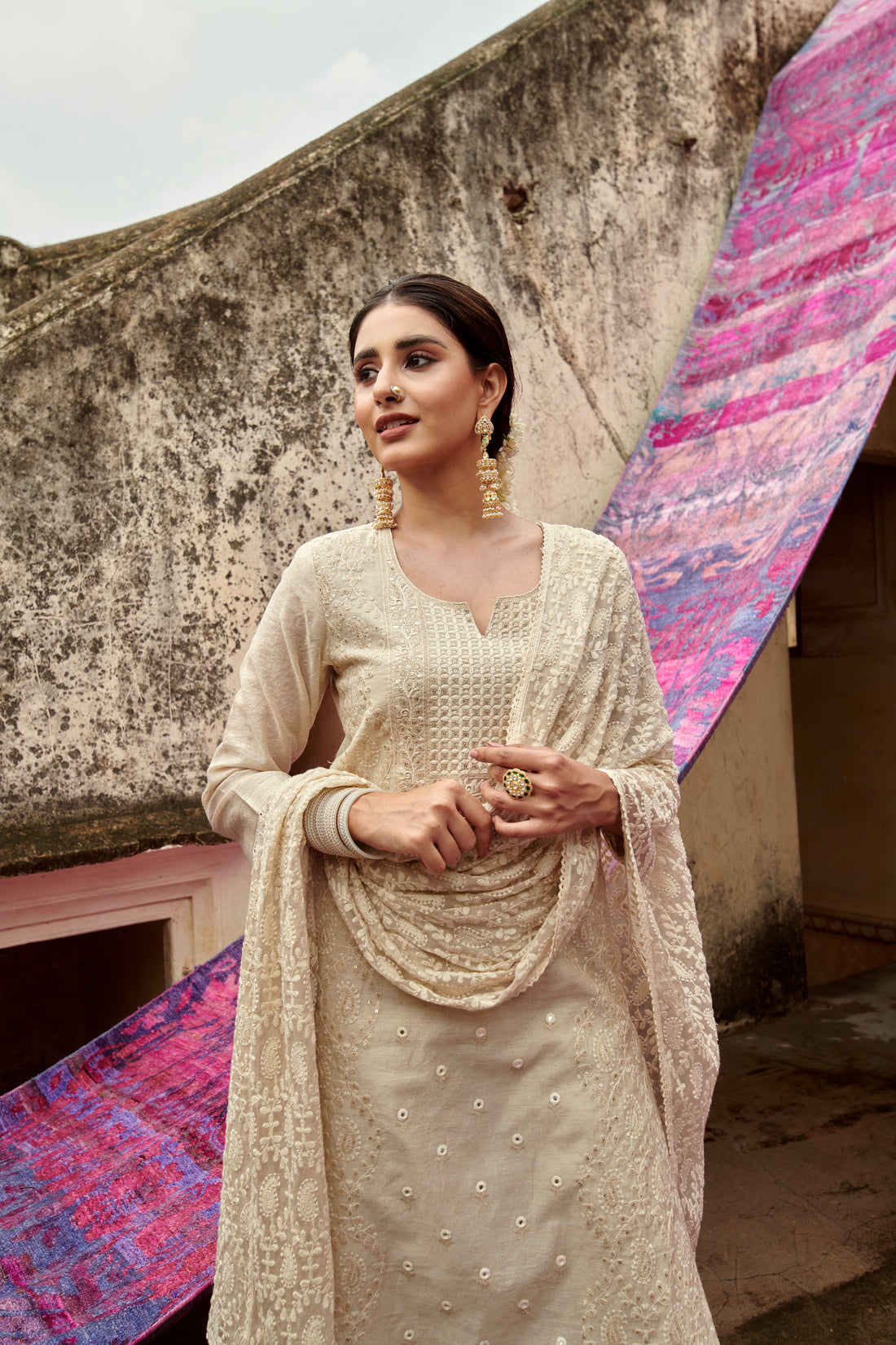 IVORY EMBROIDERED KURTA SET