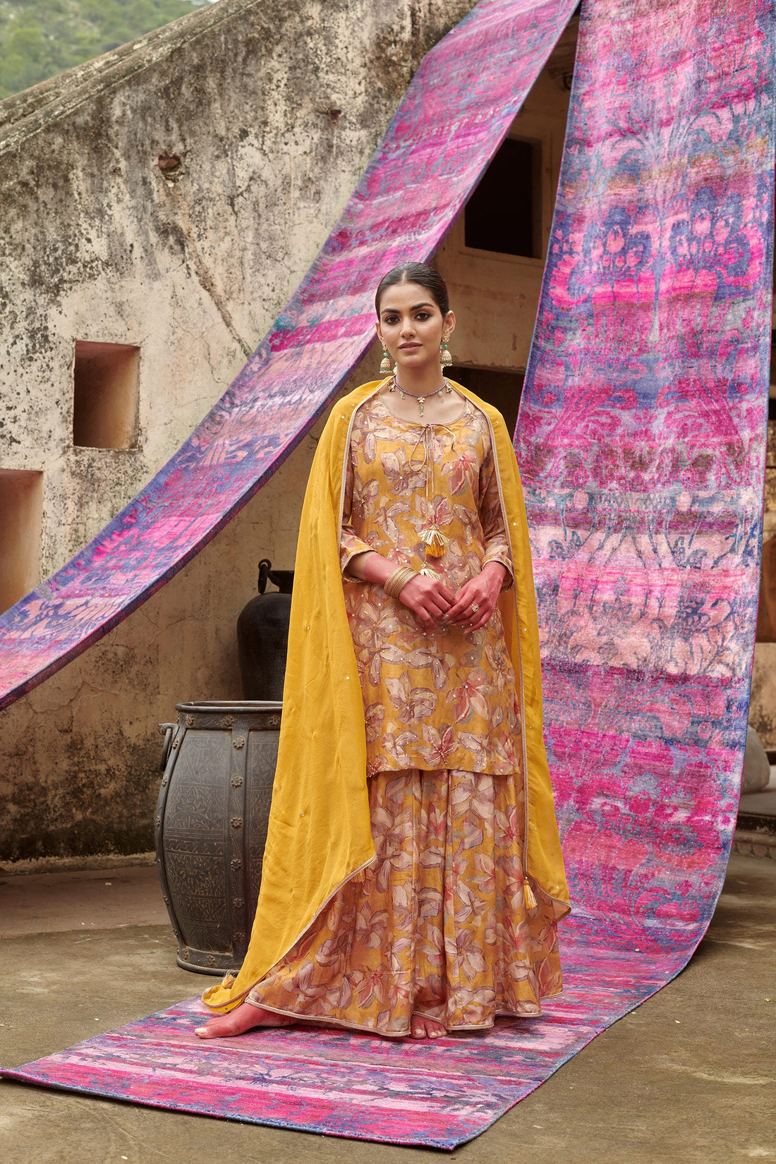 MUSTARD GARARA SET