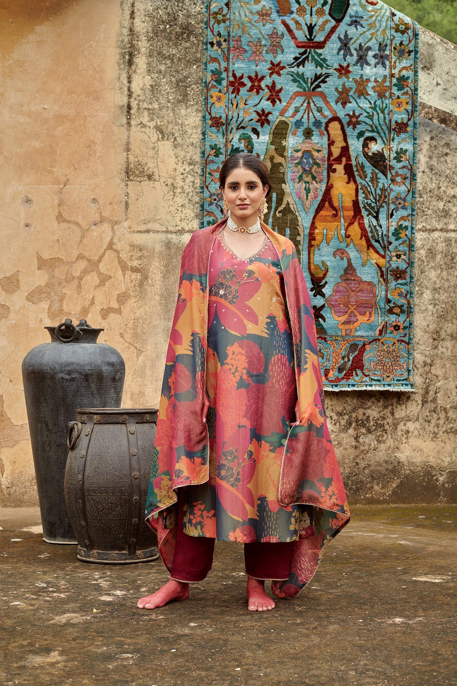 V-NECK ORGANZA KURTA SET