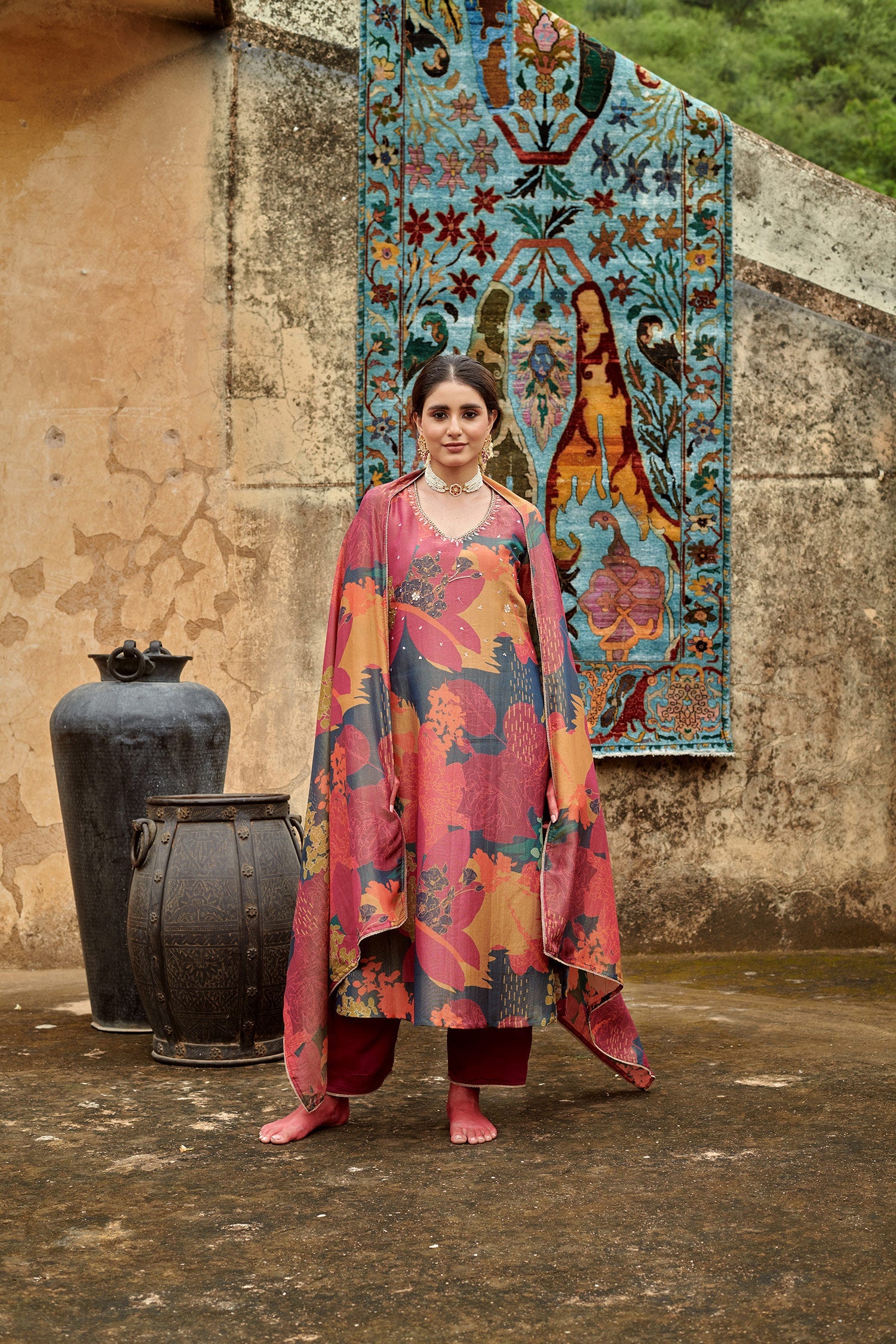 V-NECK ORGANZA KURTA SET