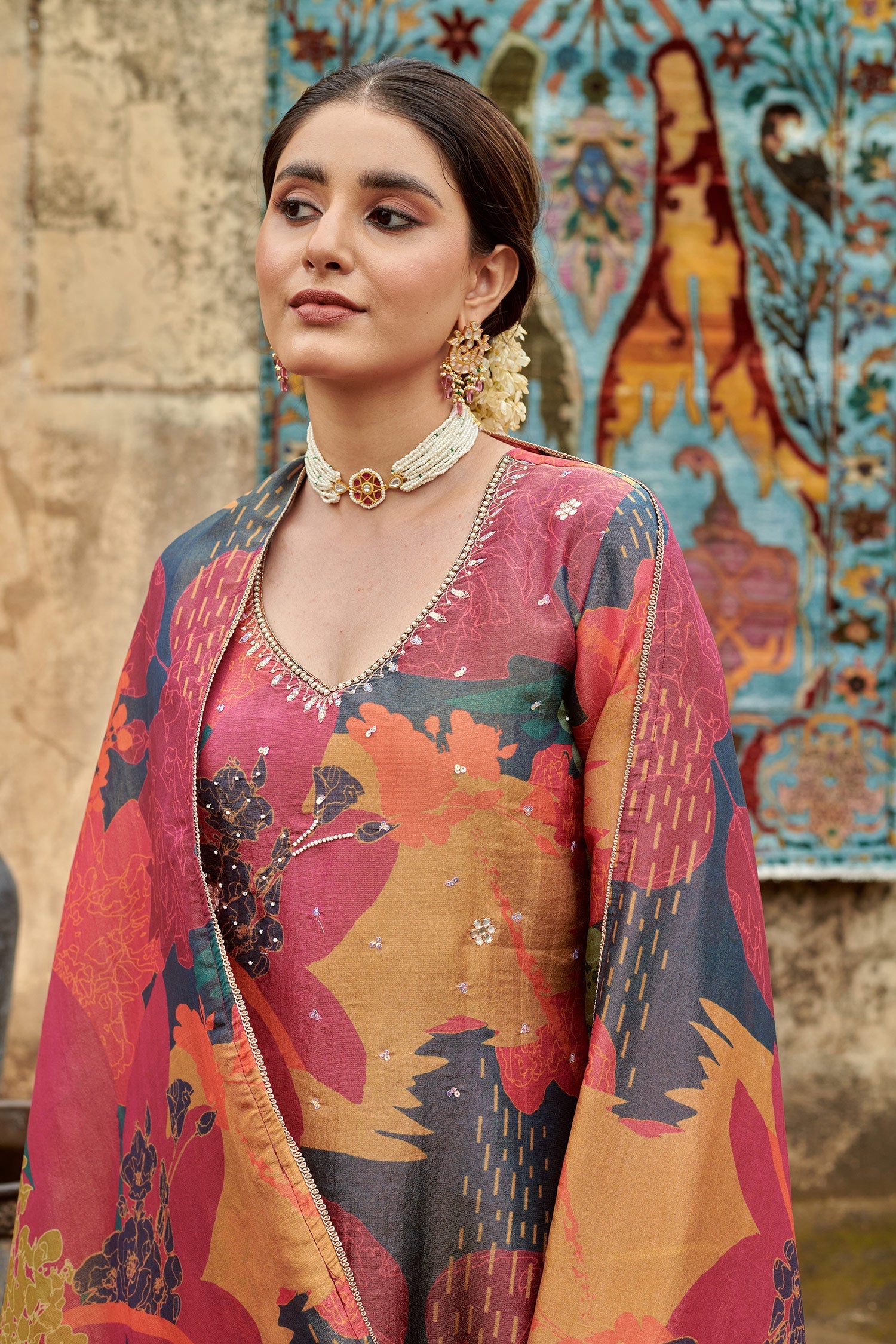 V-NECK ORGANZA KURTA SET